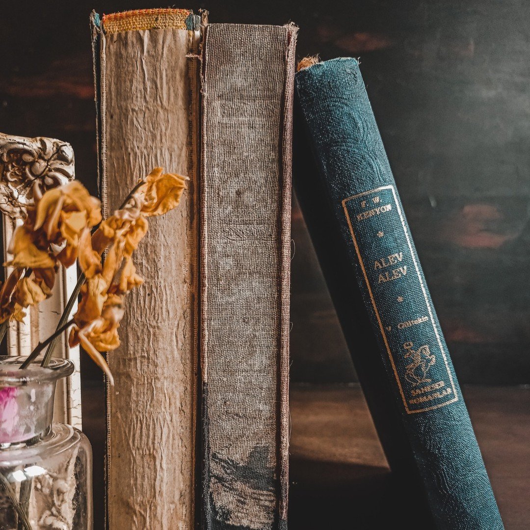 Learn and Evolve

In business, learning is constant. Spend 30 minutes today reading something that will inspire or educate you&mdash;whether it&rsquo;s a new trend, a book, or an article. Growth starts with knowledge.

I am constantly reading and lea