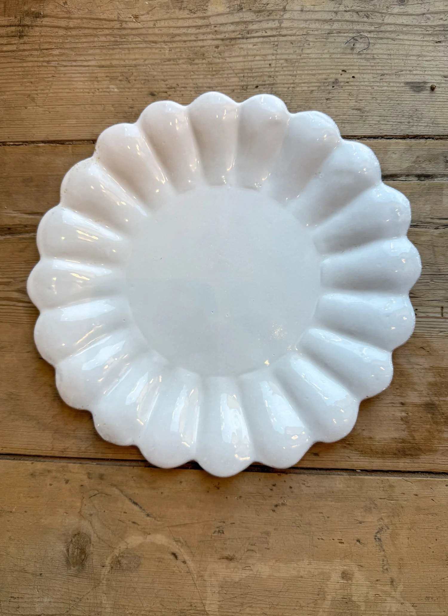 Astier de Villatte Marguerite Dinner Plate — Home Interiors