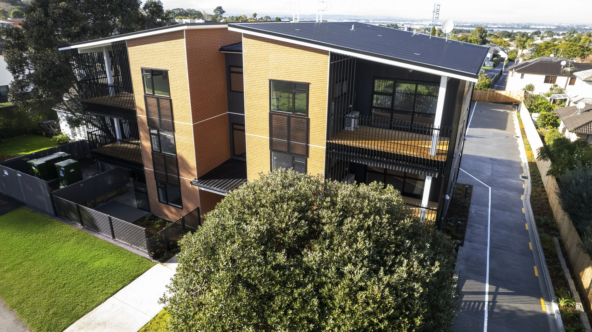 Signature Construction expert builder for sustainable and innovation-focused housing projects