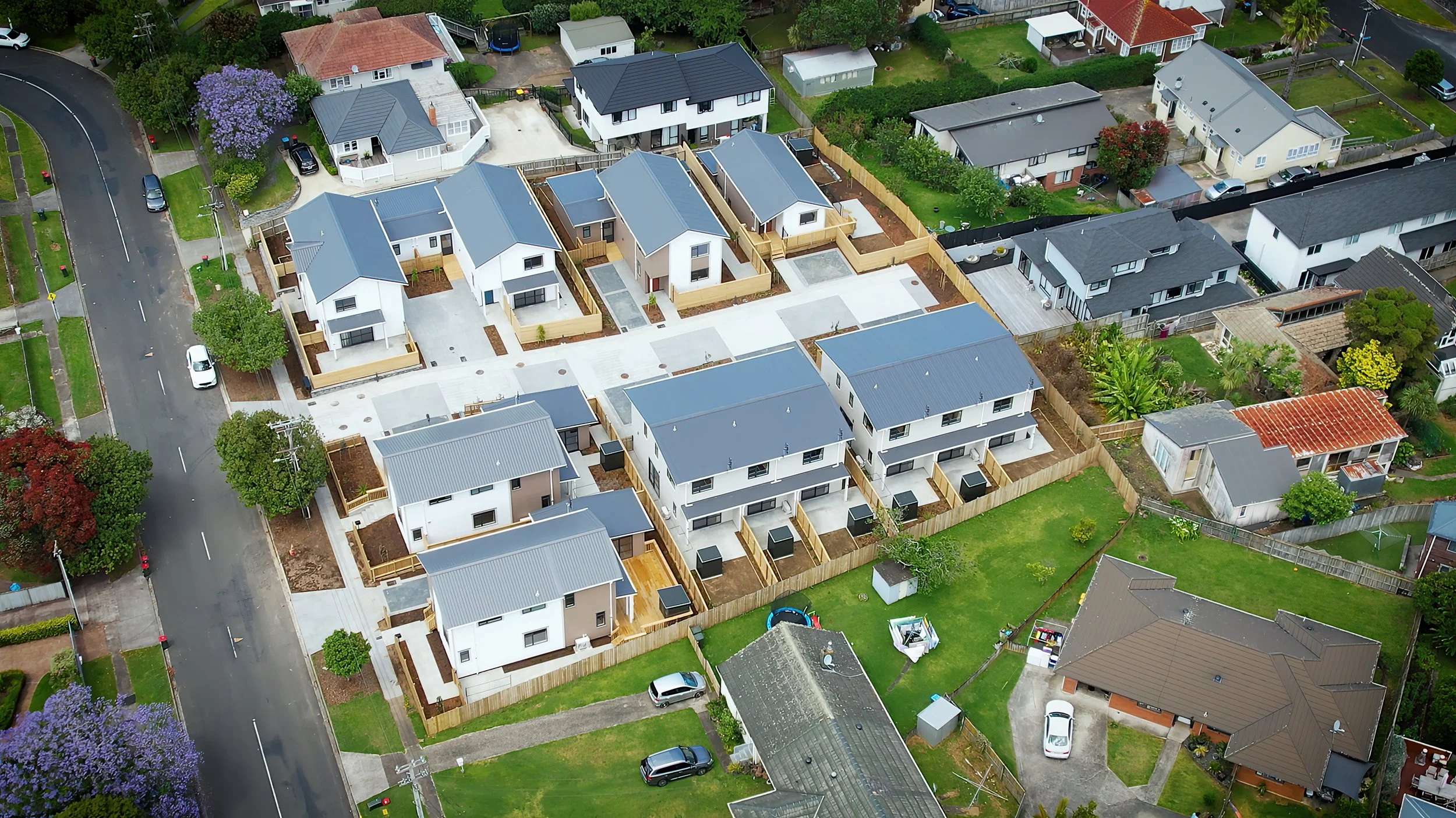 Residential construction with energy-efficient methods