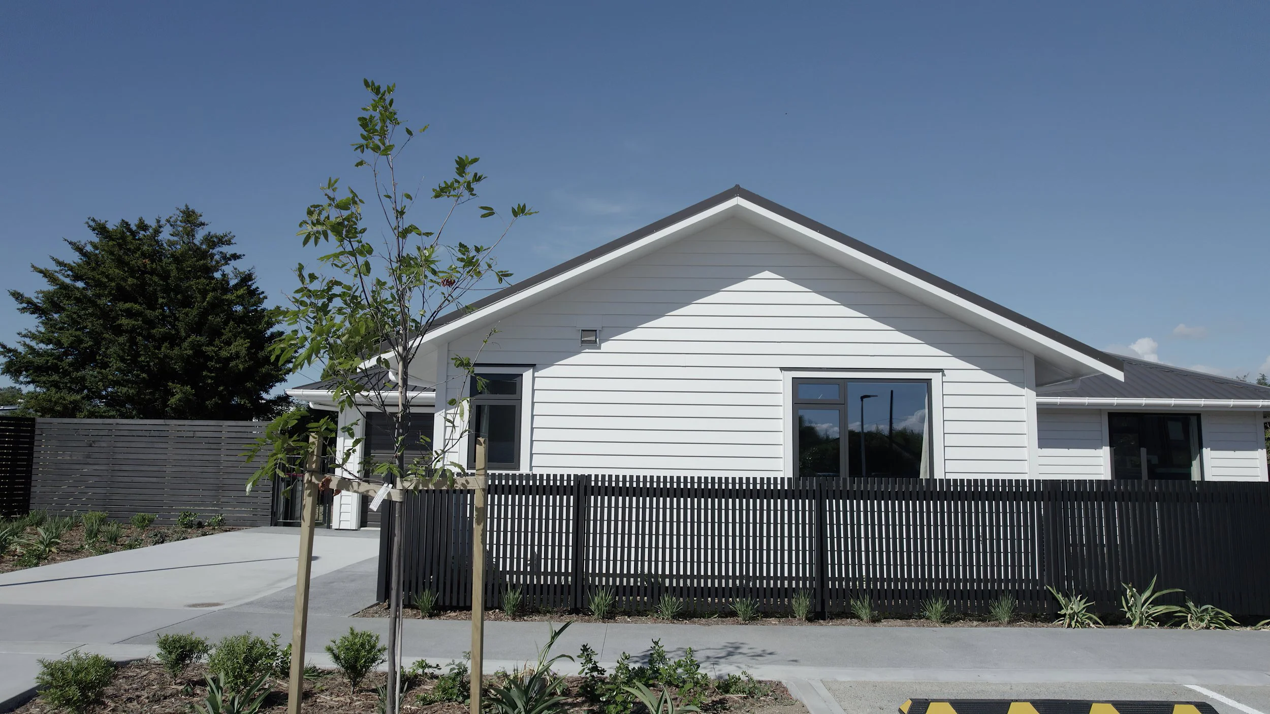 Signature Construction experienced team coordinating complex builds