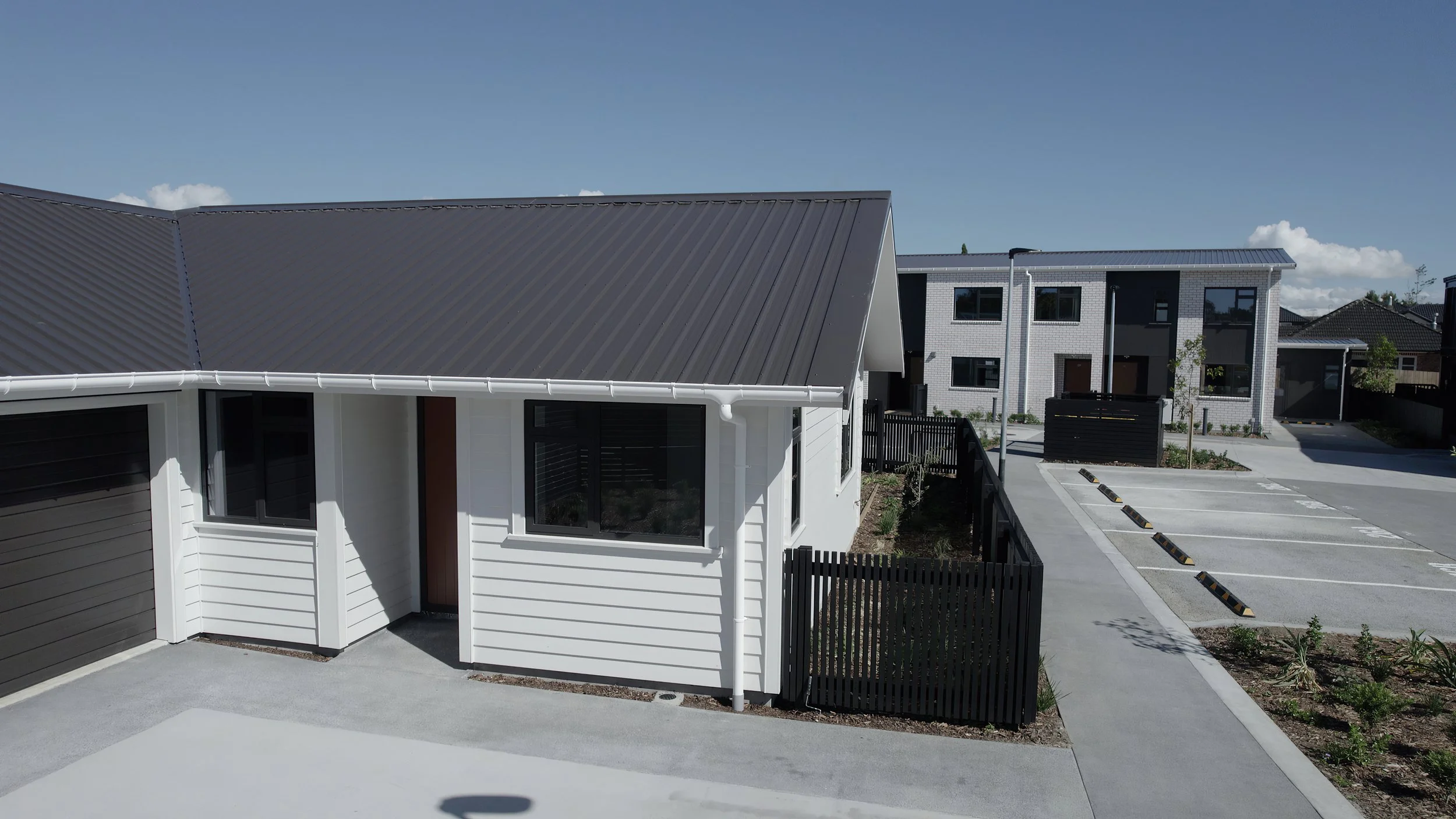 Signature Construction innovative materials and construction technologies