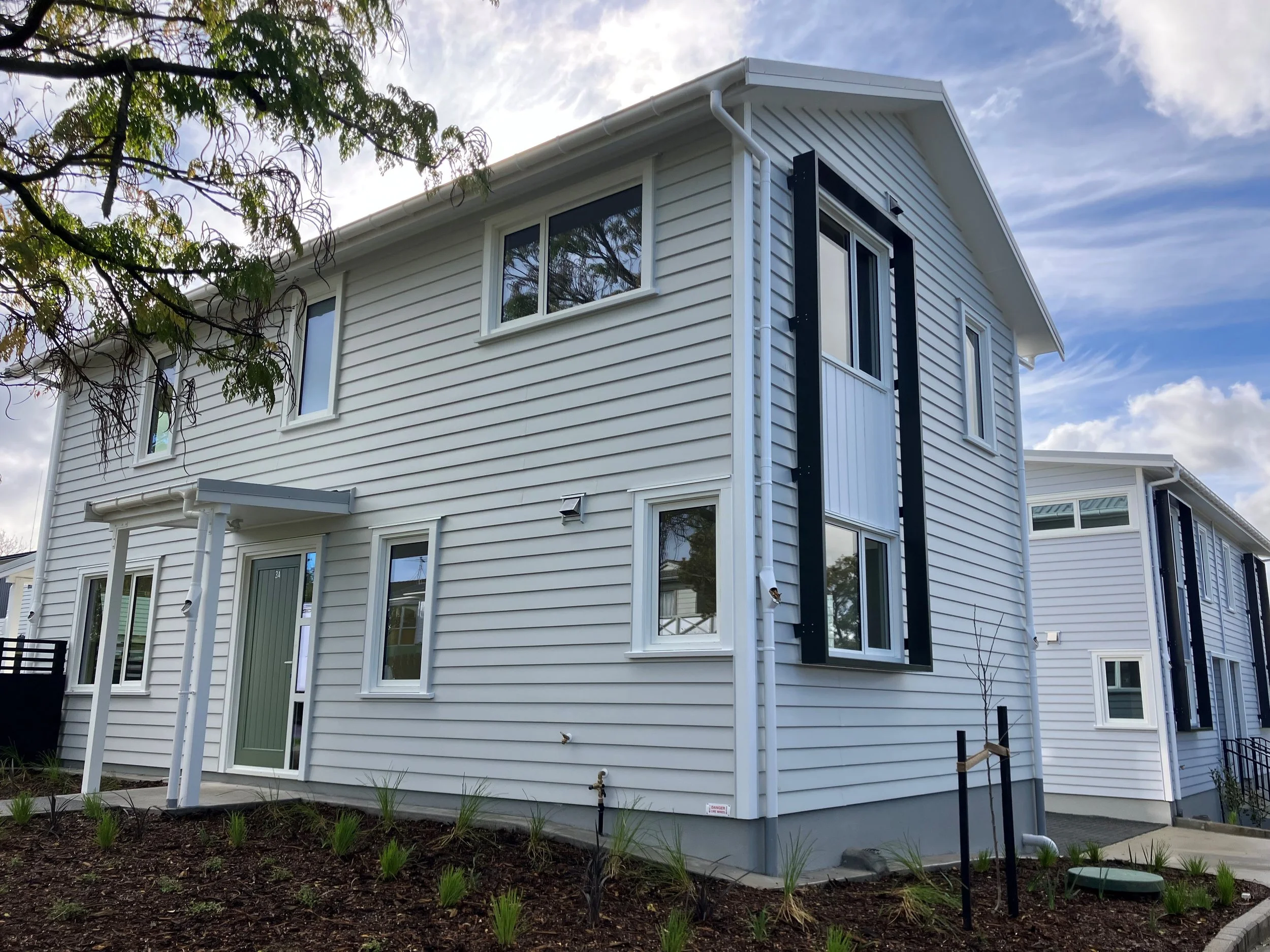 Residential builder using prefabricated systems