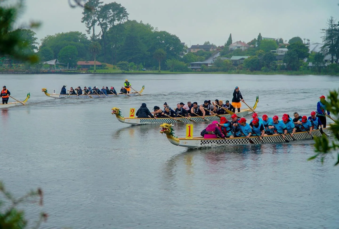 @profilegroup.nz + @aplnz_ Weathering the Storm and Clinching 4th in the Dragonfly Final (Corporate edition) ☔🚣&zwj;♂️ Soaked but not deterred 😤 Cheers to our team making waves 🌊 at the WDBA Hamilton Super 12 in the w/e. #DifferentStrokes #DragonB