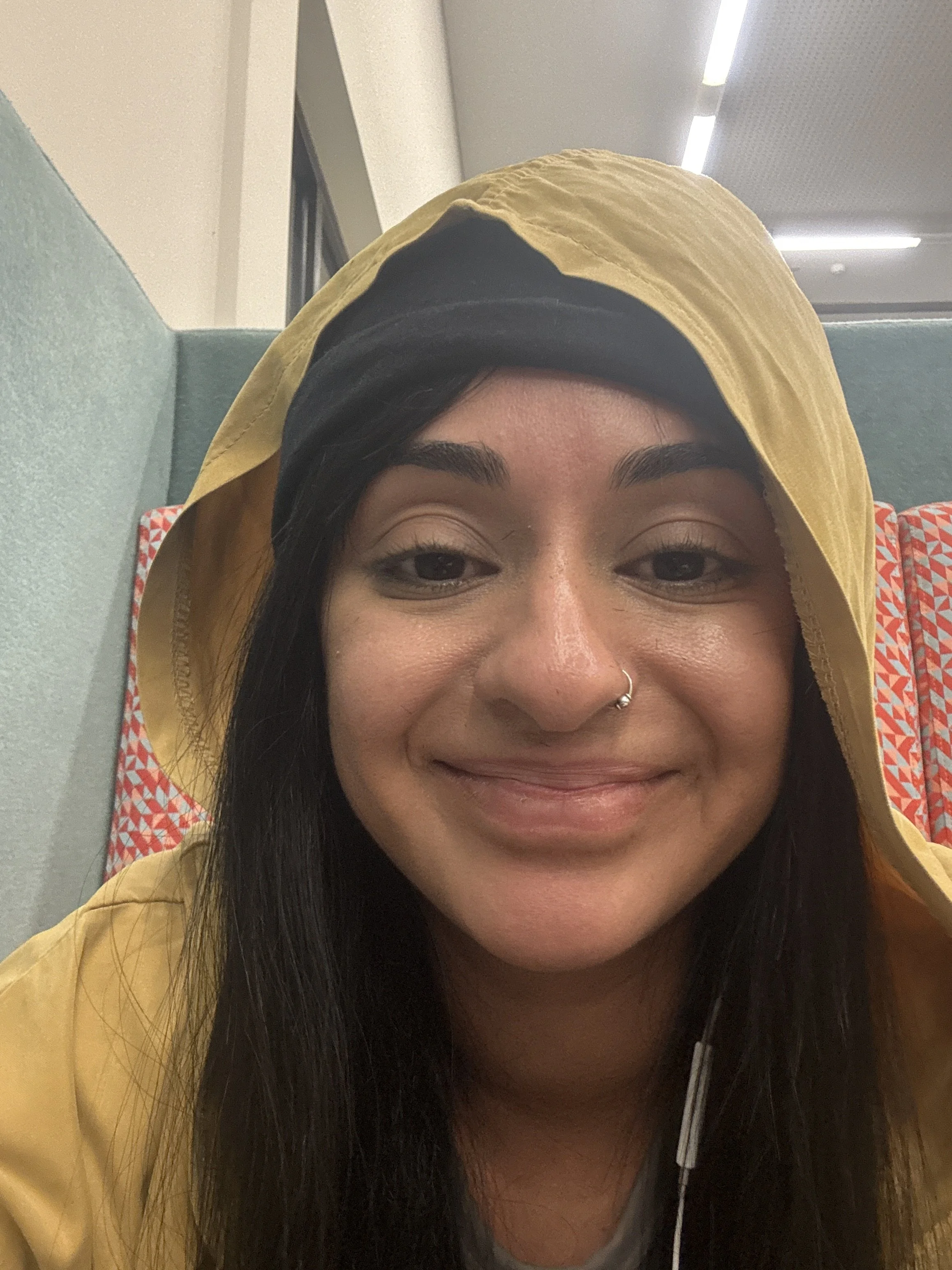 How anxious girls ACTUALLY make bold moves: