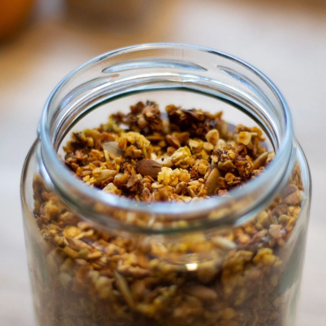 &bull; NOUVEAU 🫙
Un d&eacute;licieux granola sal&eacute; - sans gluten - pour agr&eacute;menter vos plats ou salade &agrave; la maison 🥗 ! R&eacute;alis&eacute; par notre cuisini&egrave;re ador&eacute;e.
👉 D&eacute;j&agrave; disponible dans notre 