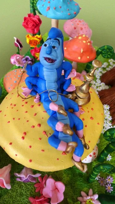 Alice_in_wonderland_cake_4-Karine_Zablit.jpg