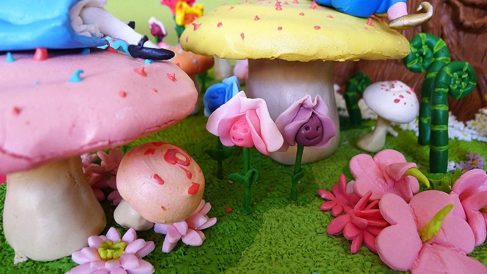 Alice_in_wonderland_cake_2-Karine_Zablit.jpg