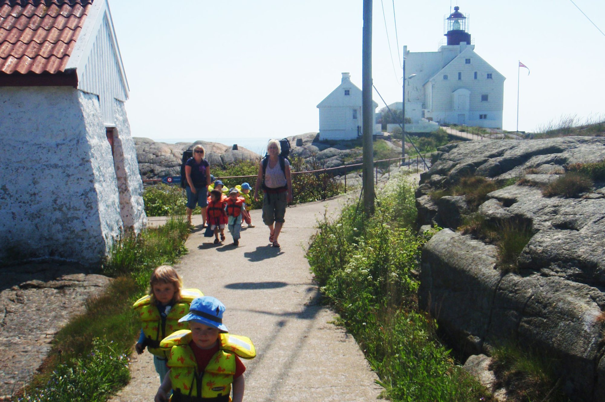 K N A T T E N   B A R N E H A G E 