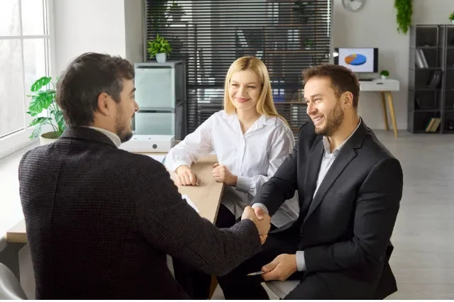 Mortgage Broker vs Bank: Which Is Better for Your Home Loan?