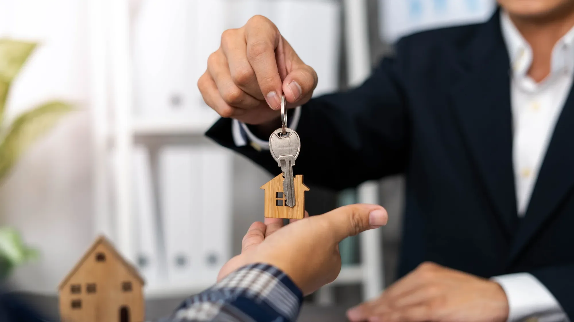 No Deposit Home Loans Explained: The Pros, Costs, and Considerations