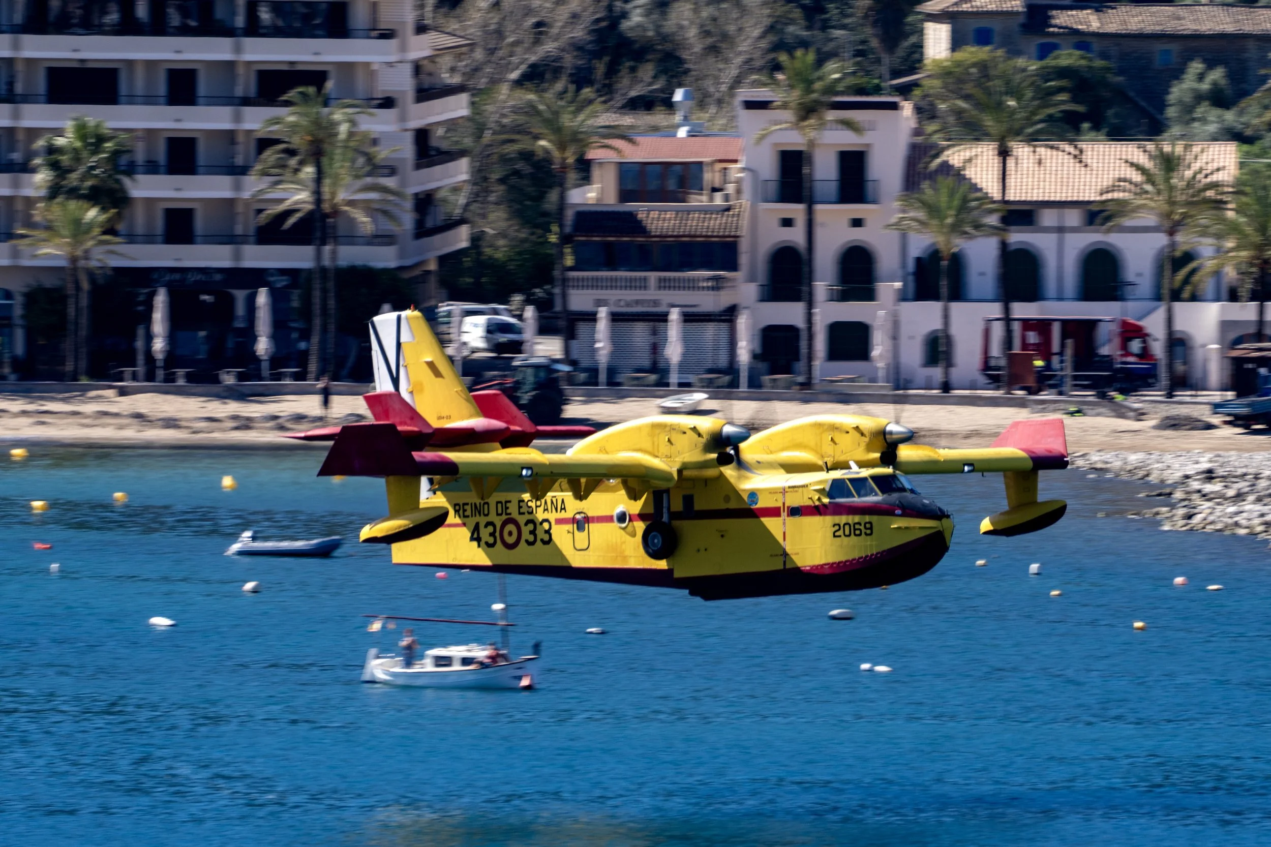 From 'Cool Banks' to 'Net Zero': Is the Tourism Industry Prepared for the Mediterranean's New Climate Reality?