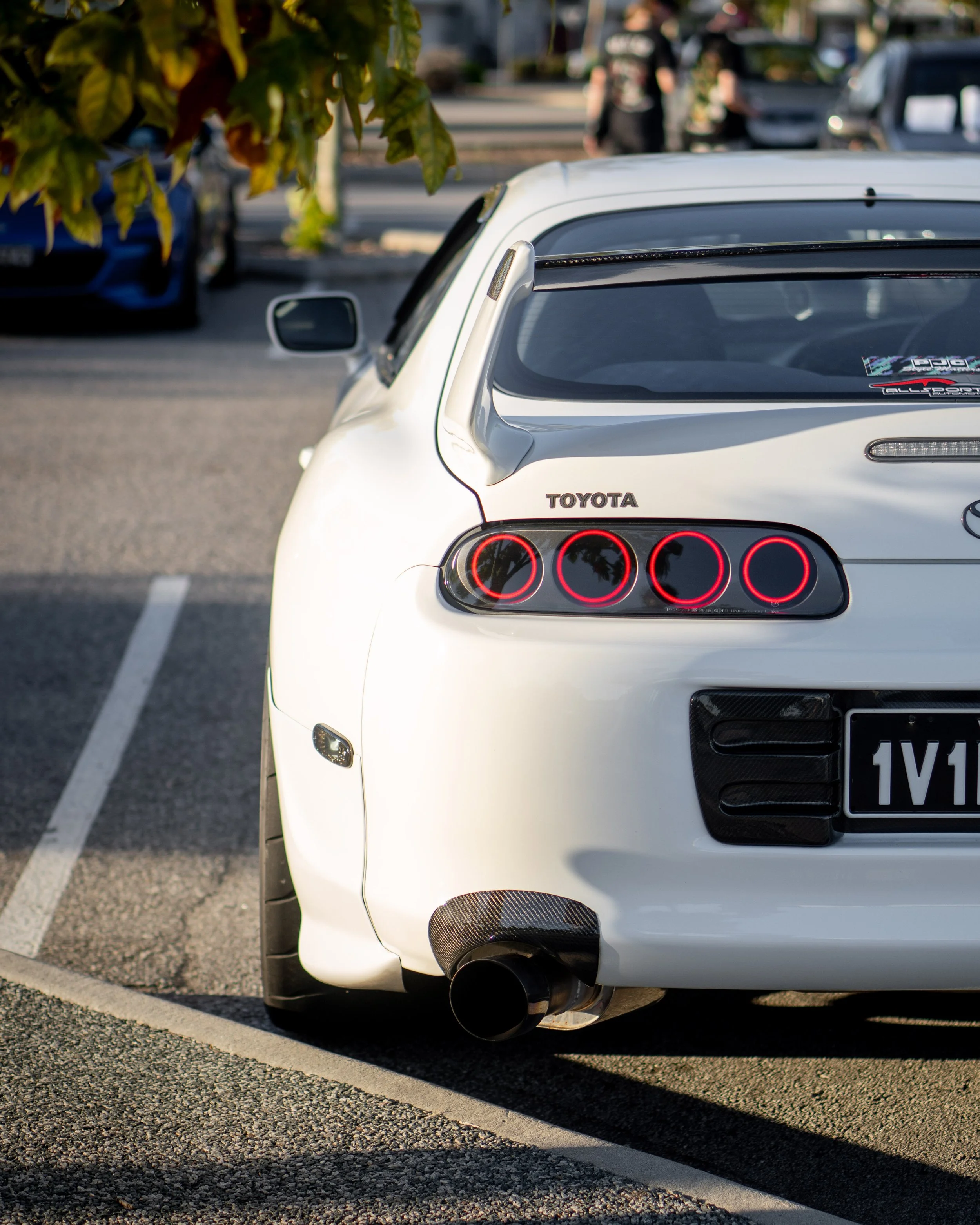 White and Right Monday Meet-1.JPG