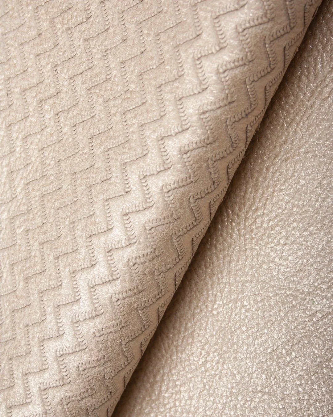 Soft Gold, reimagined.
Two expressions of metallic leather &mdash; Jagger Stones Clouded Glaze Soft Gold and Wavelength Clouded Glaze Soft Gold &mdash; where light meets texture and movement.
Understated. Refined. Designed to be felt as much as seen.