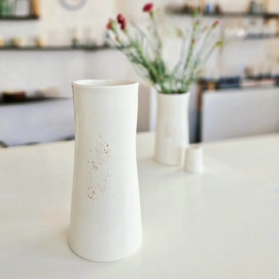 Gulvvase med sand fra Tangkrogen