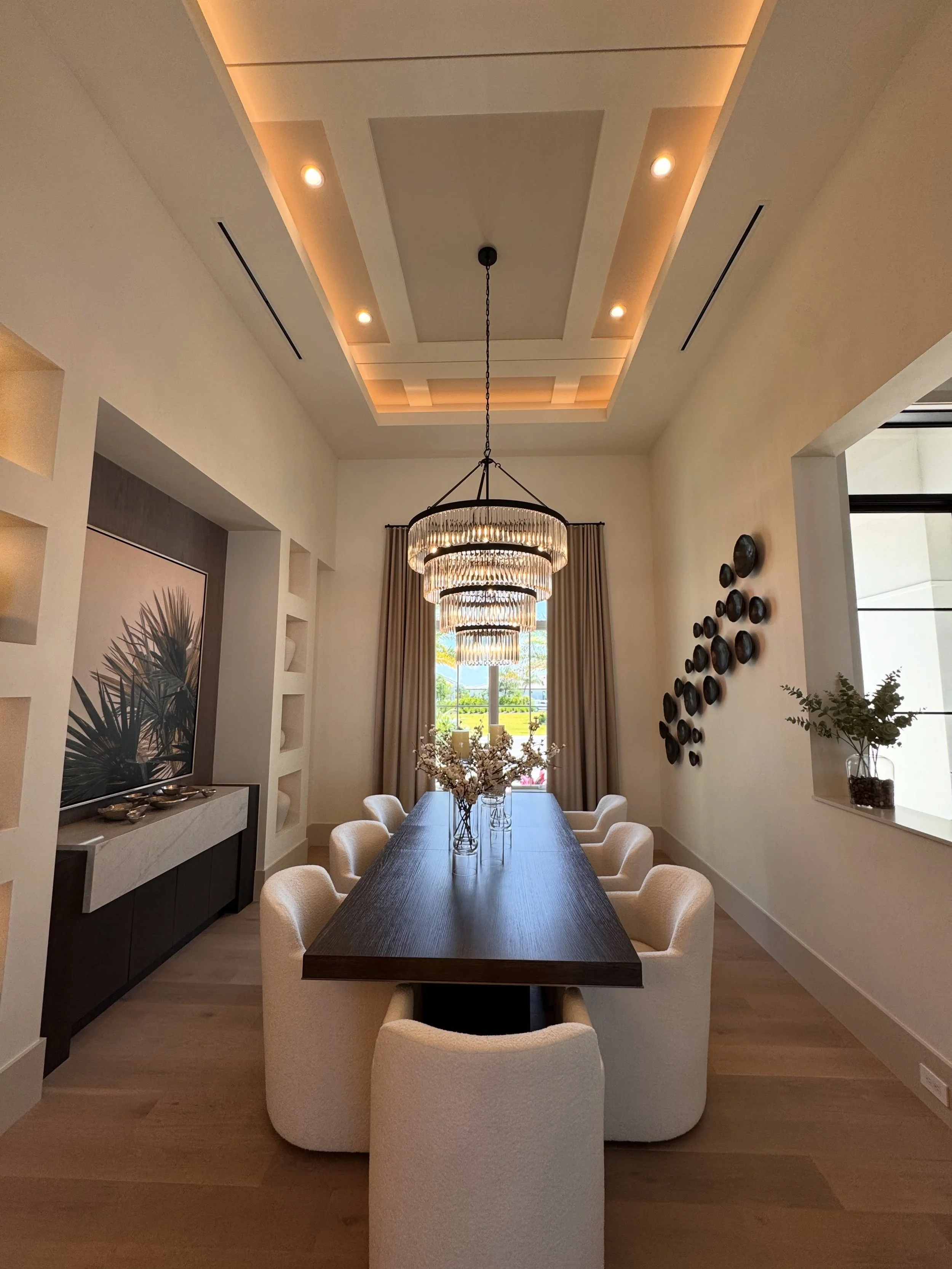 ✨ Luxury, perfected 

Another stunning luxury home completed! From removing fine construction dust to detailing premium finishes and restoring every surface to its intended brilliance, our team ensured this exceptional property was presented at its a