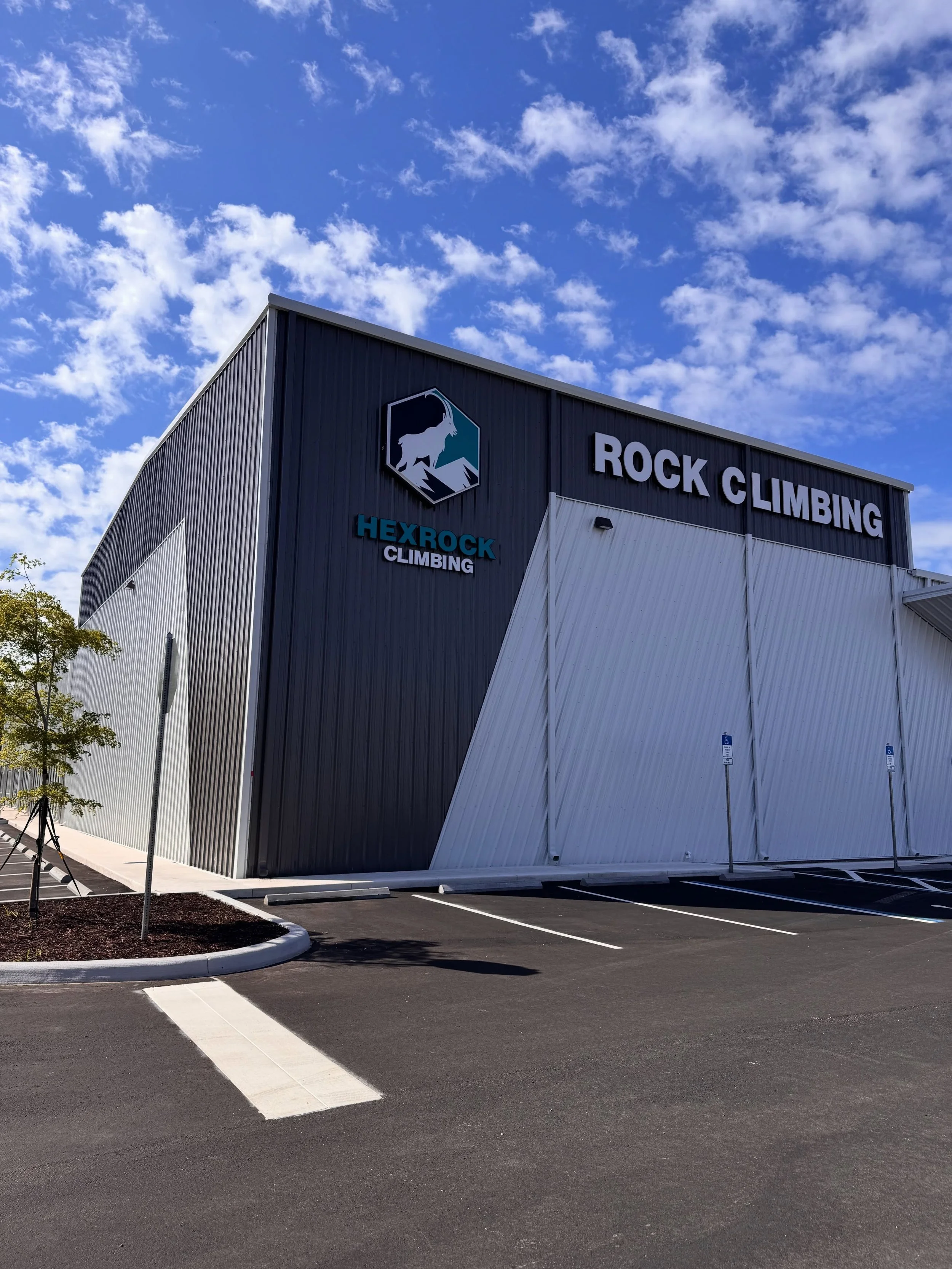 ✨🧗Post construction cleaning complete. 
This climbing wall facility is officially clean, polished, and ready to climb. 

✅Window cleaning in and out, dust and debris removal, commercial facility cleaning
.
#postcinstructioncleaning #climbinggym #com