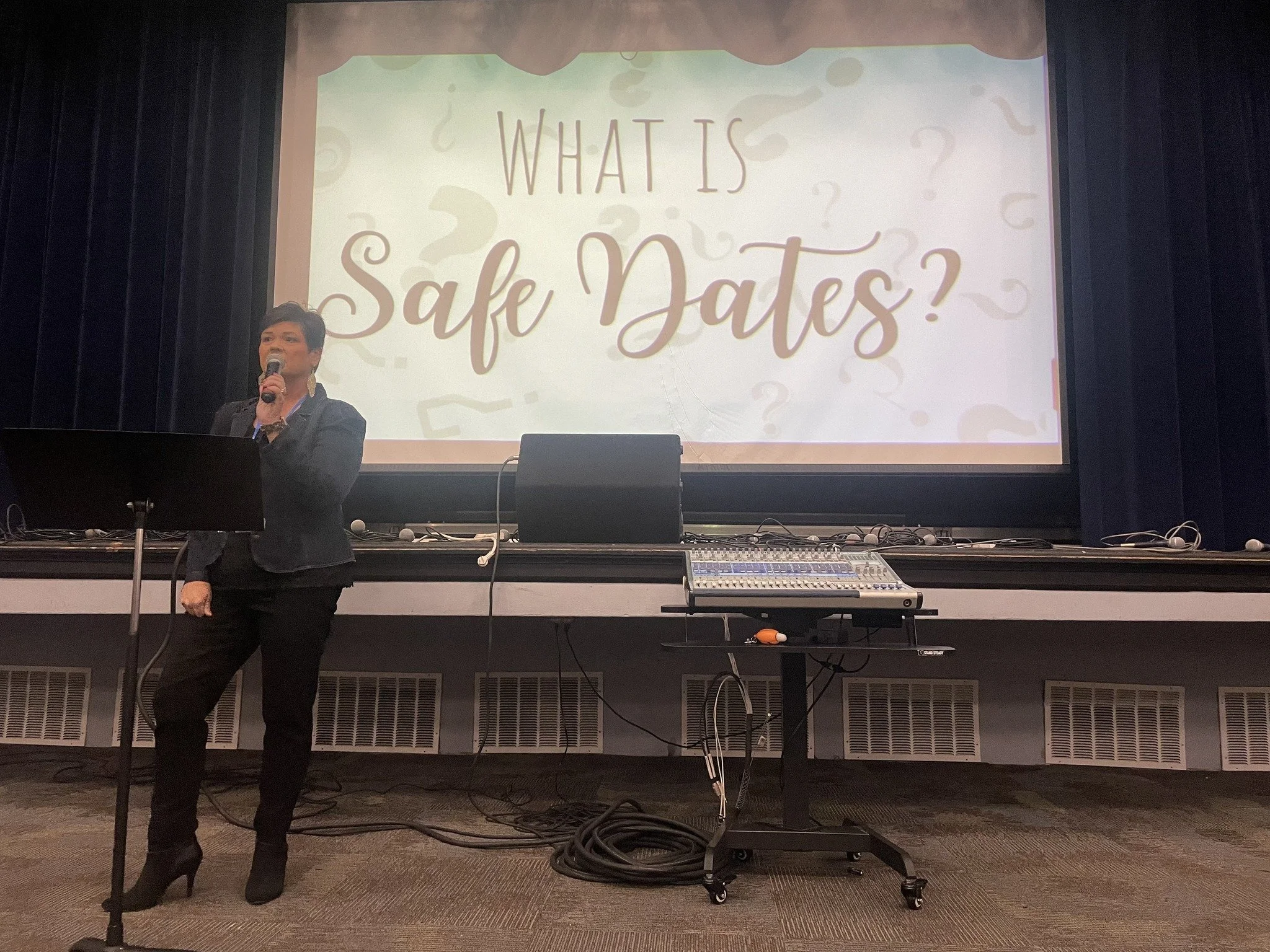 Teen dating abuse prevention program underway at EHS