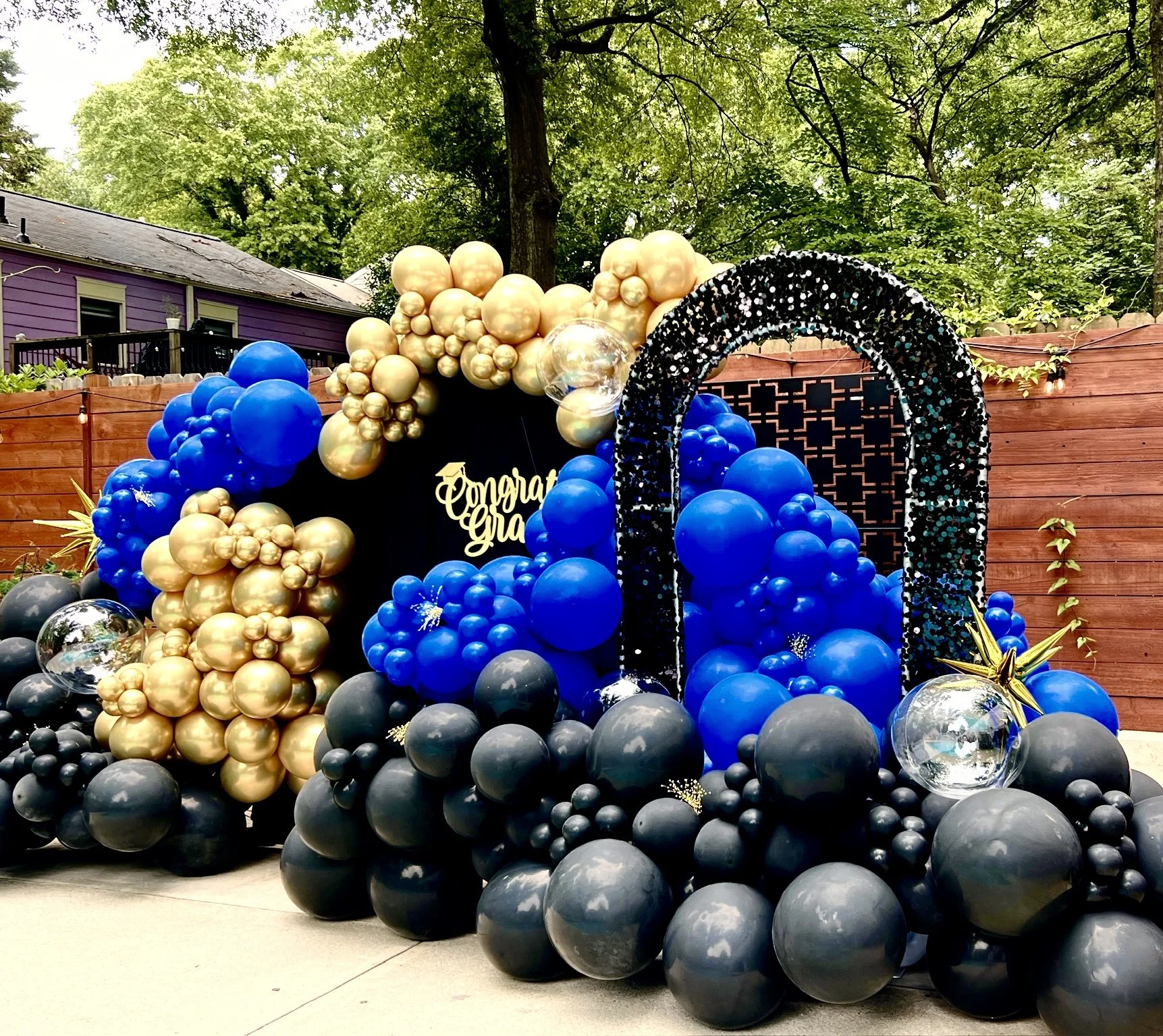 Blue n Black Grad Balloon Art.jpeg
