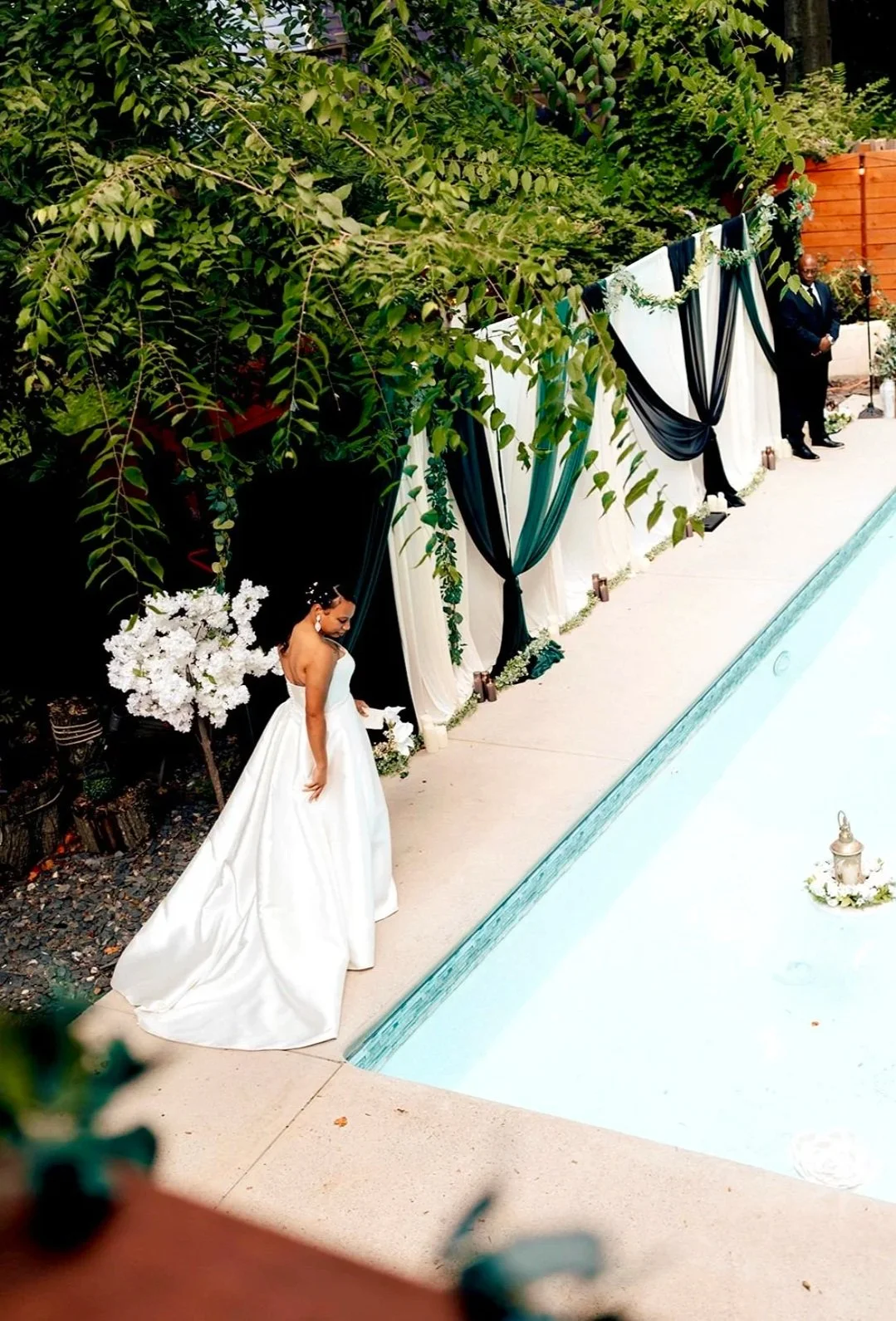 Black n Ivory Poolside Bride Pic.jpg