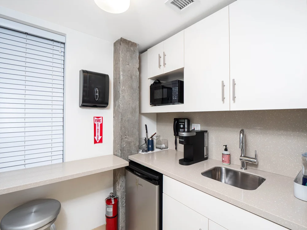 360 East 72 St 1A_08.jpg