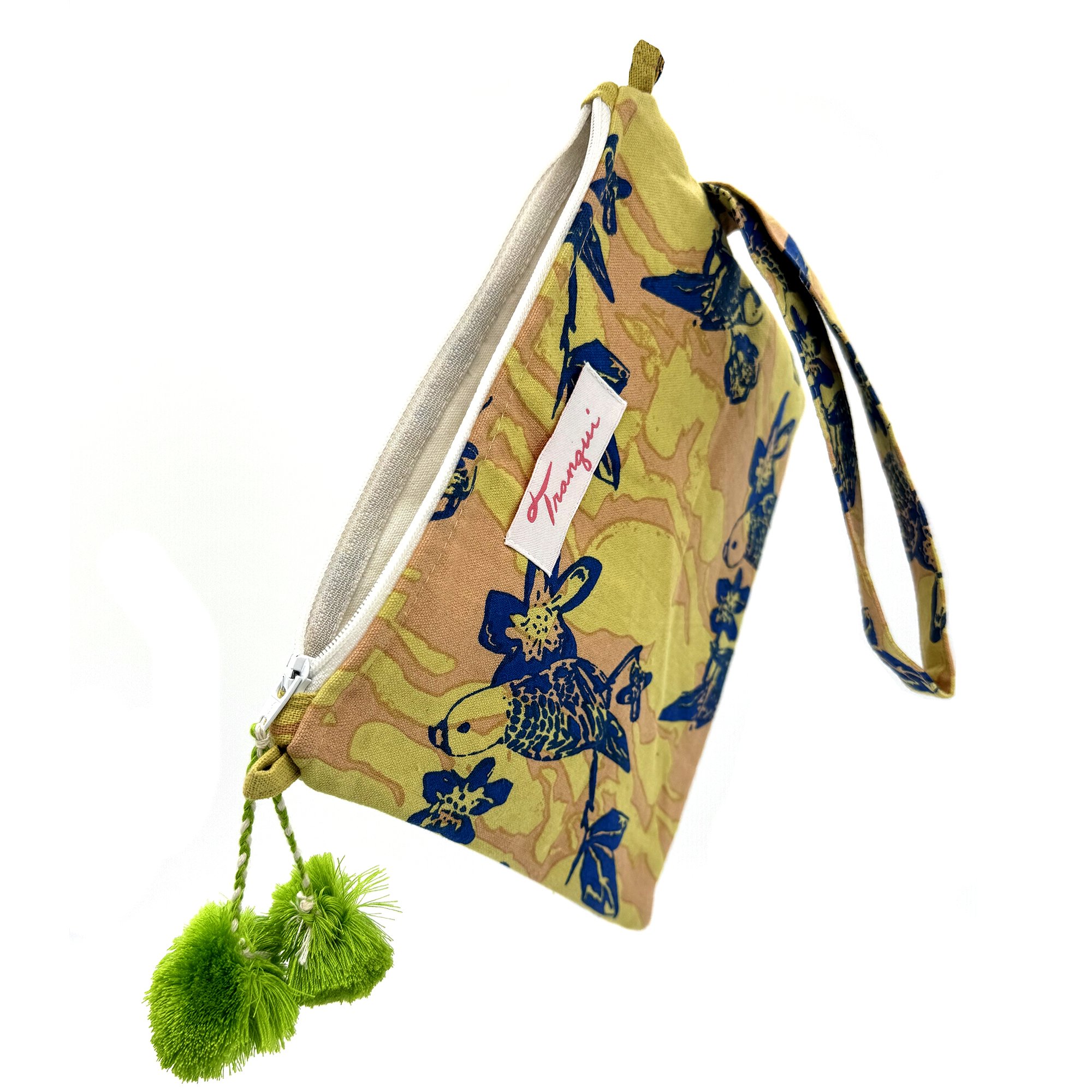 Pouch_small_parrots_blue_floating.jpg