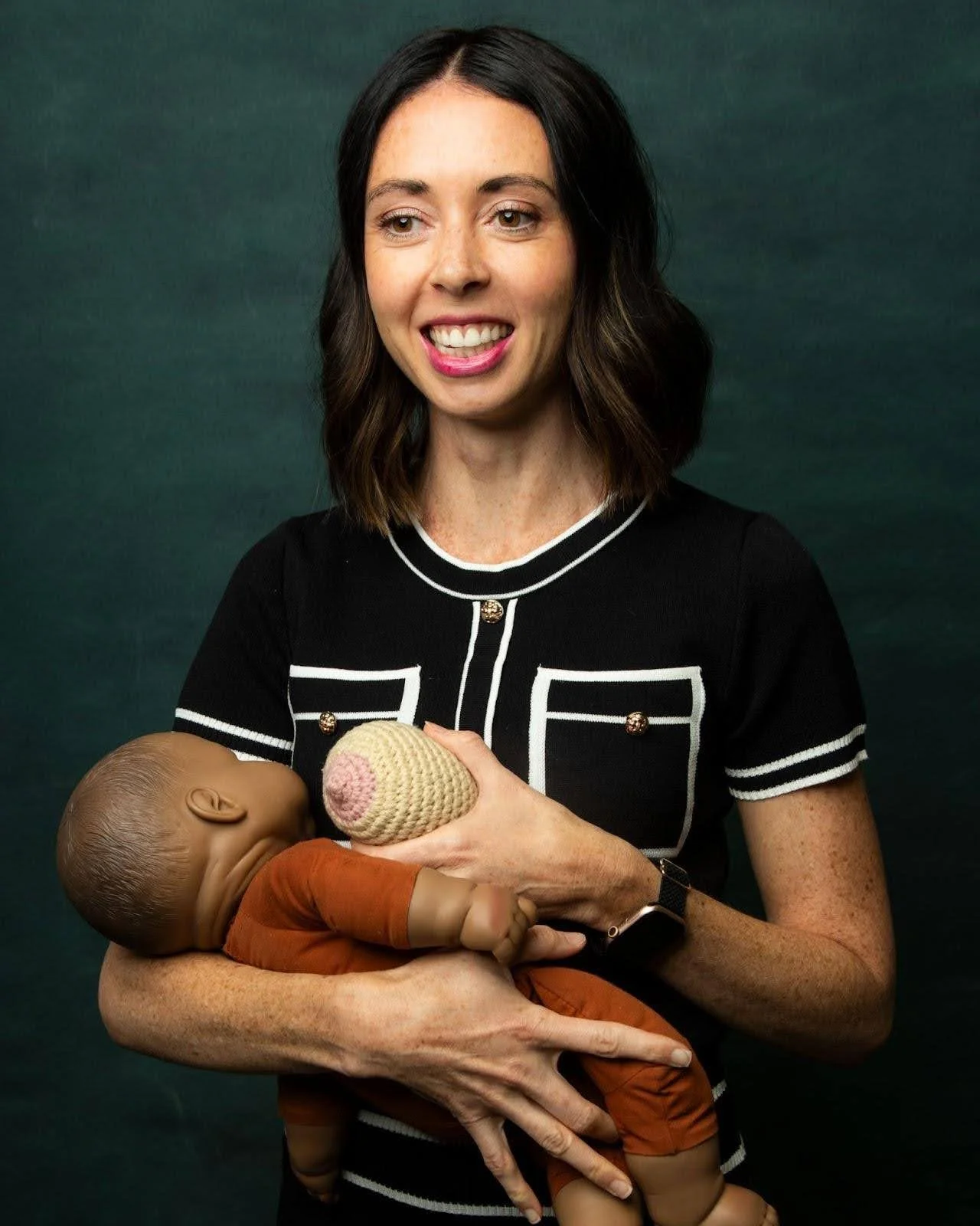 When Should You See a Lactation Consultant?  (And Why Breastfeeding Isn’t Something You’re Supposed to Just “Know”)