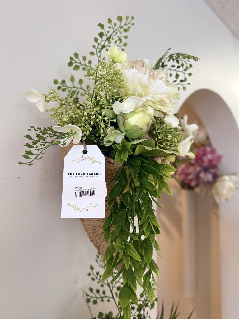 1498 Artificial Mixed Florals w/Cornucopia Basket