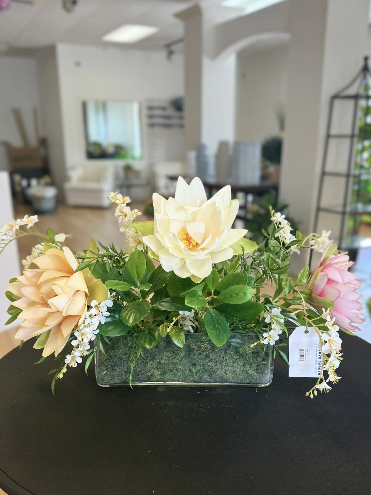 1085 Artificial Flower Arrangement