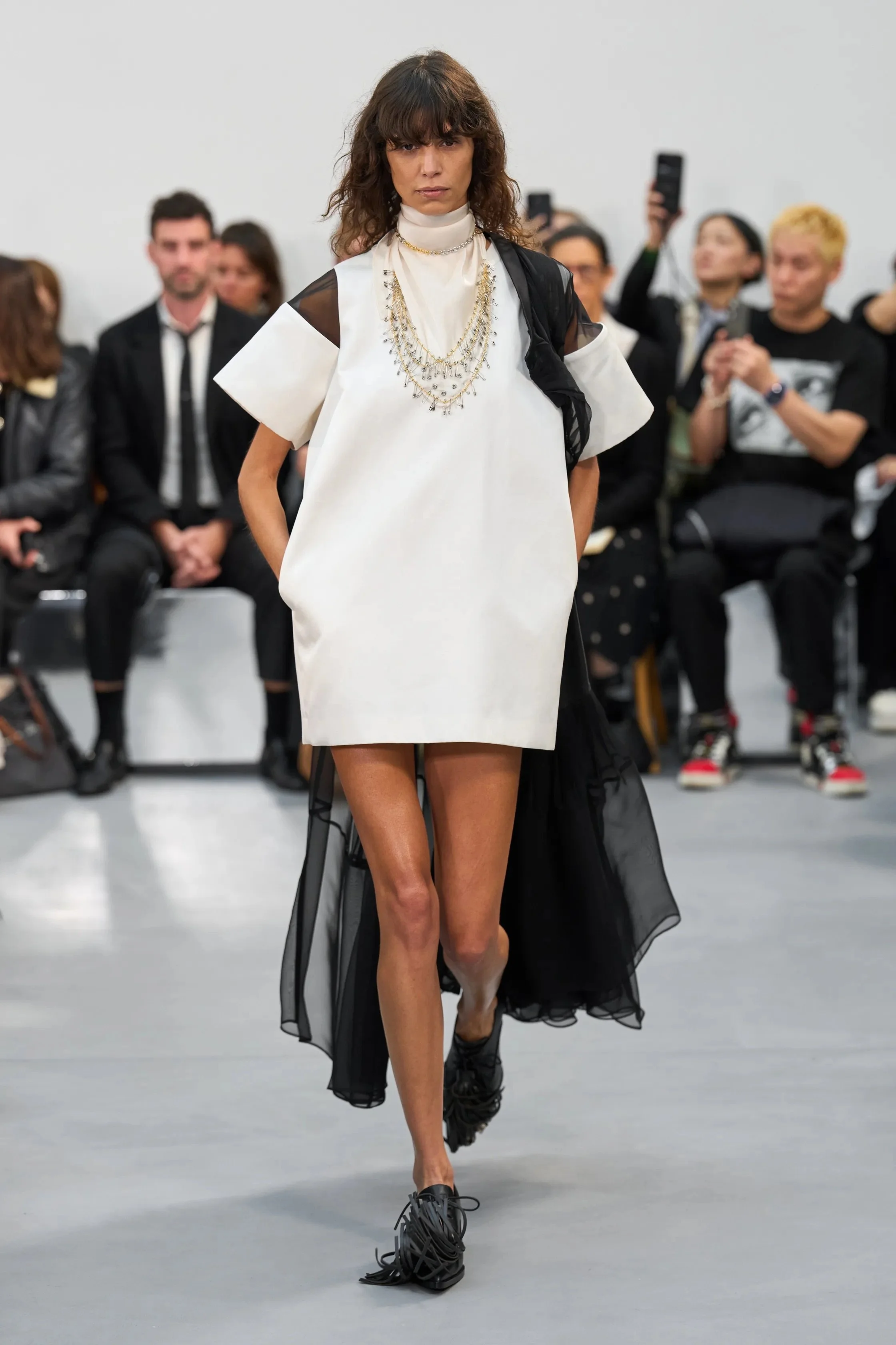 00001-sacai-spring-2026-ready-to-wear-credit-gorunway.jpeg