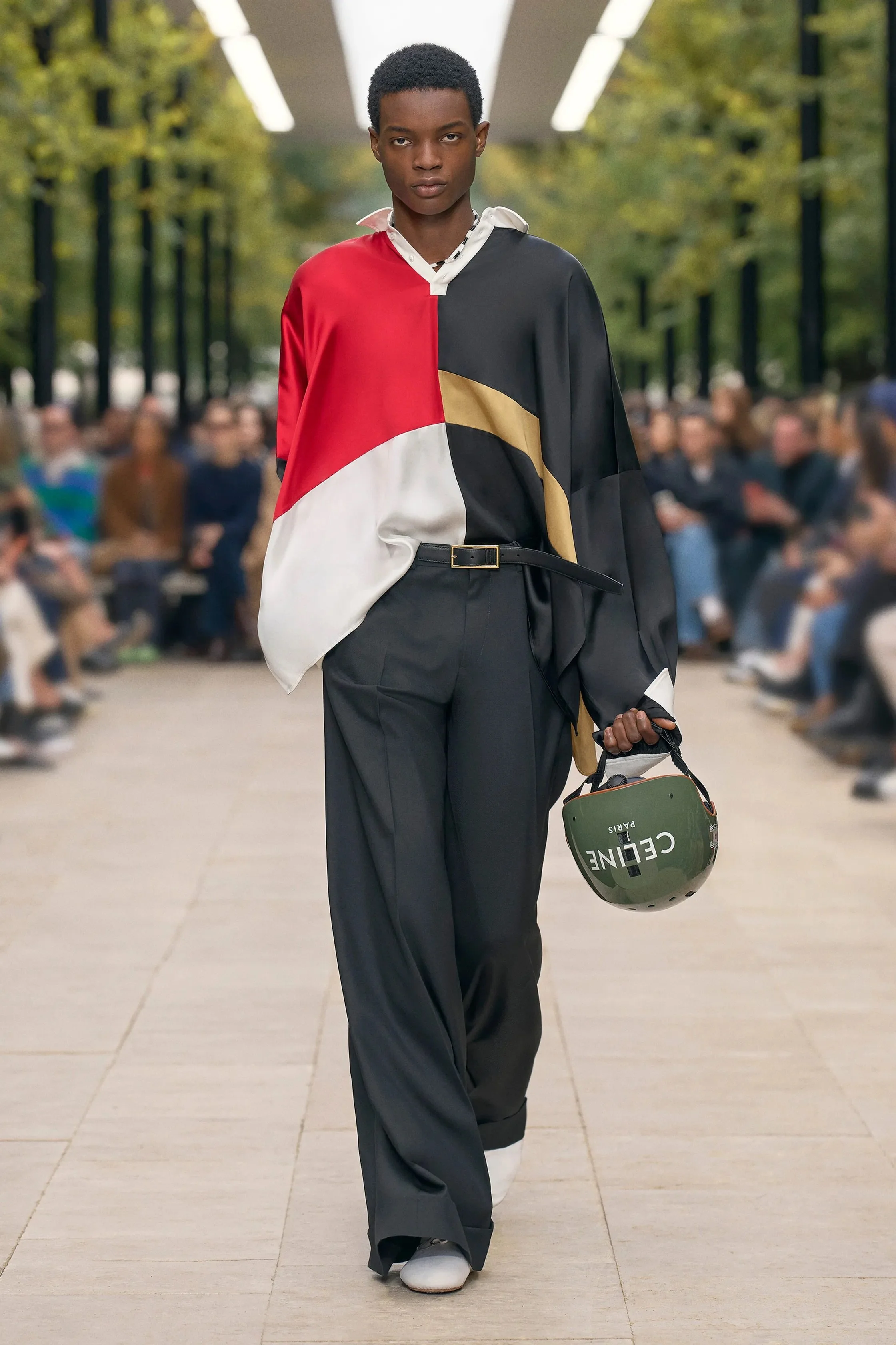 00025-celine-spring-2026-ready-to-wear-credit-brand.jpeg