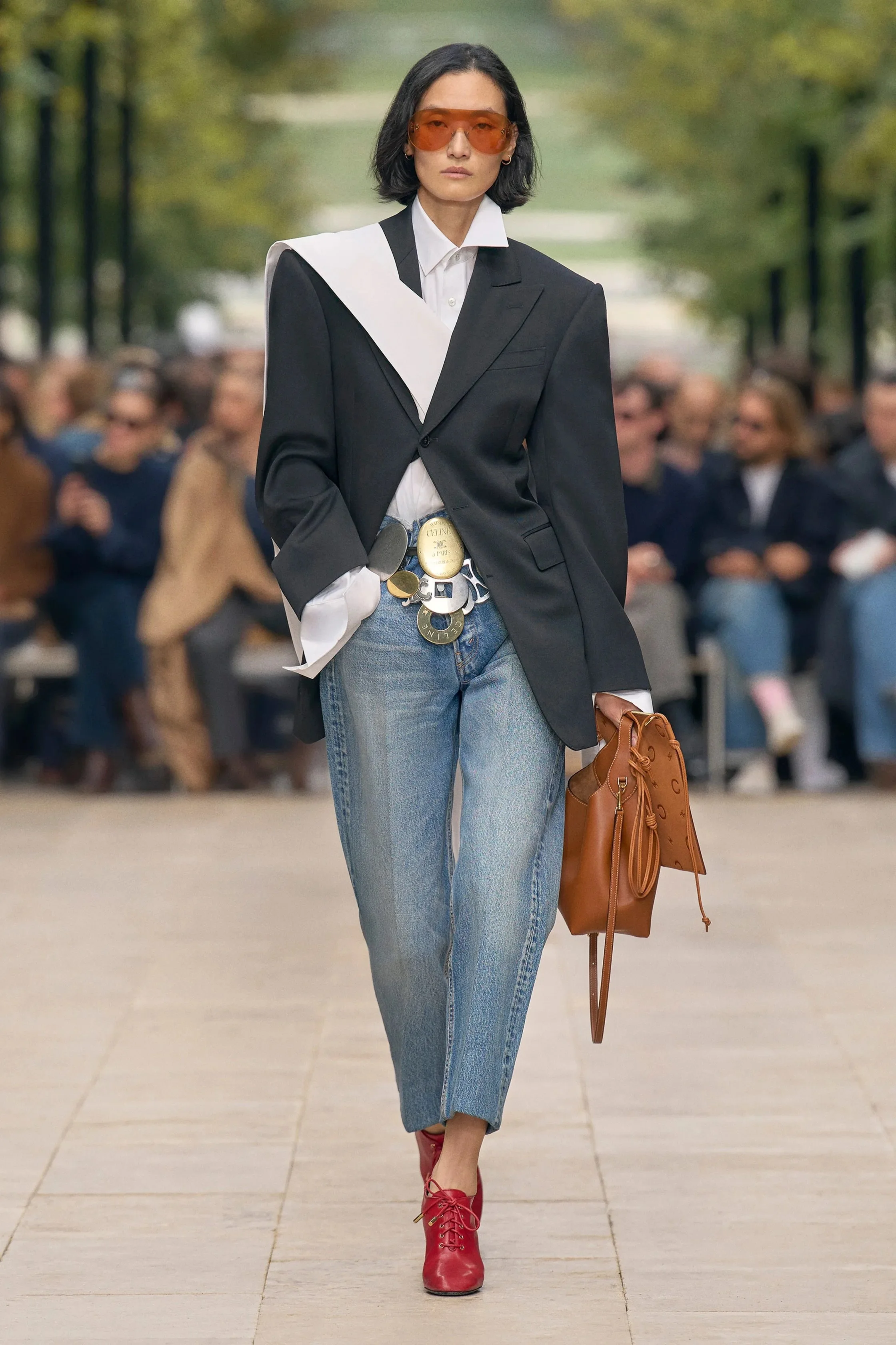 00033-celine-spring-2026-ready-to-wear-credit-brand.jpeg