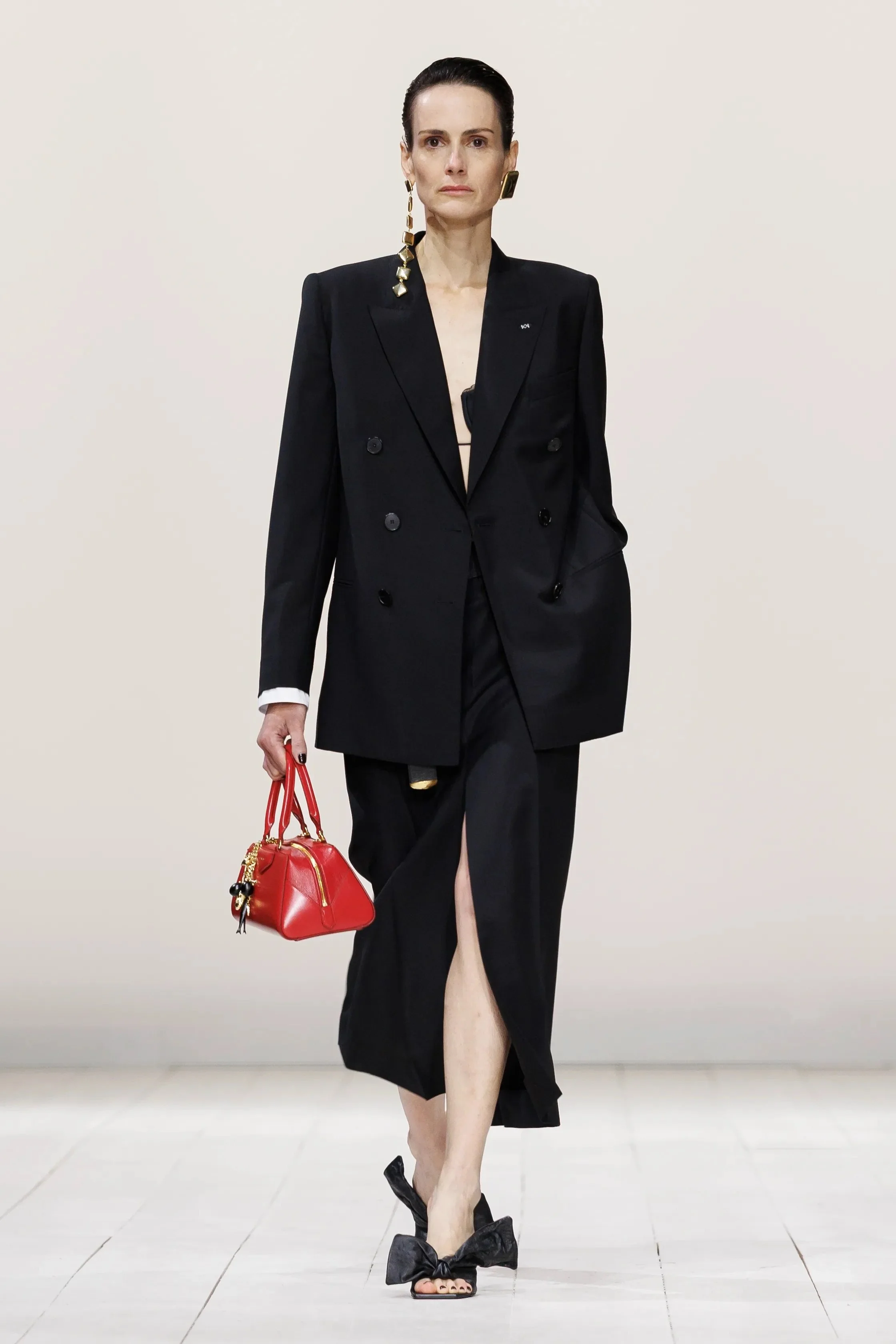 00020-givenchy-spring-2026-ready-to-wear-credit-brand.jpeg