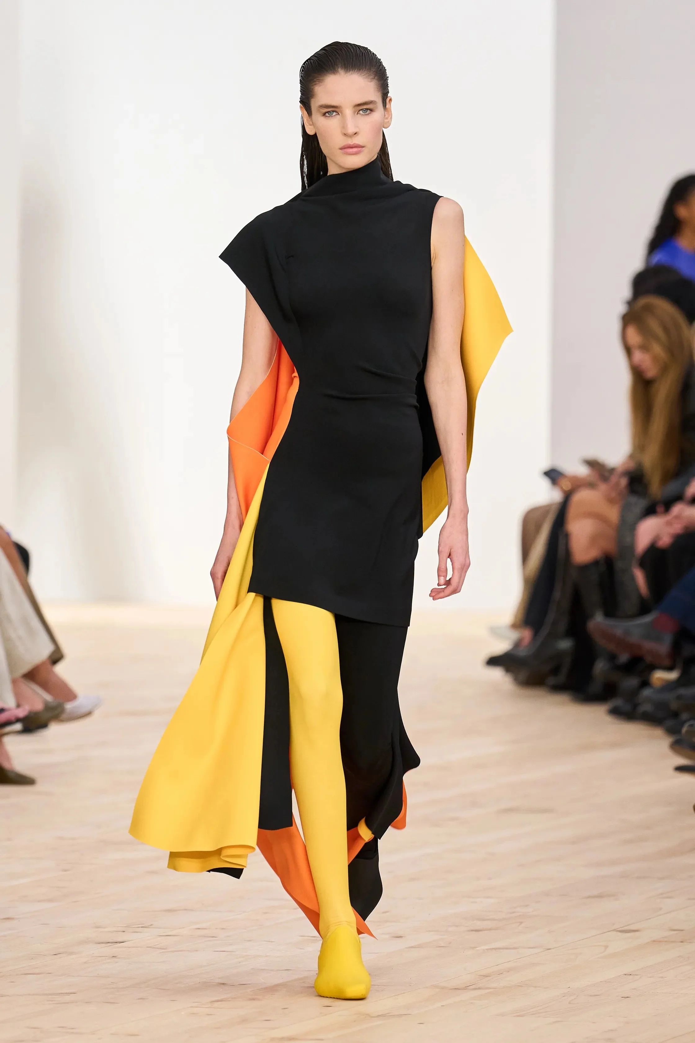 00049-loewe-spring-2026-ready-to-wear-credit-gorunway.jpeg