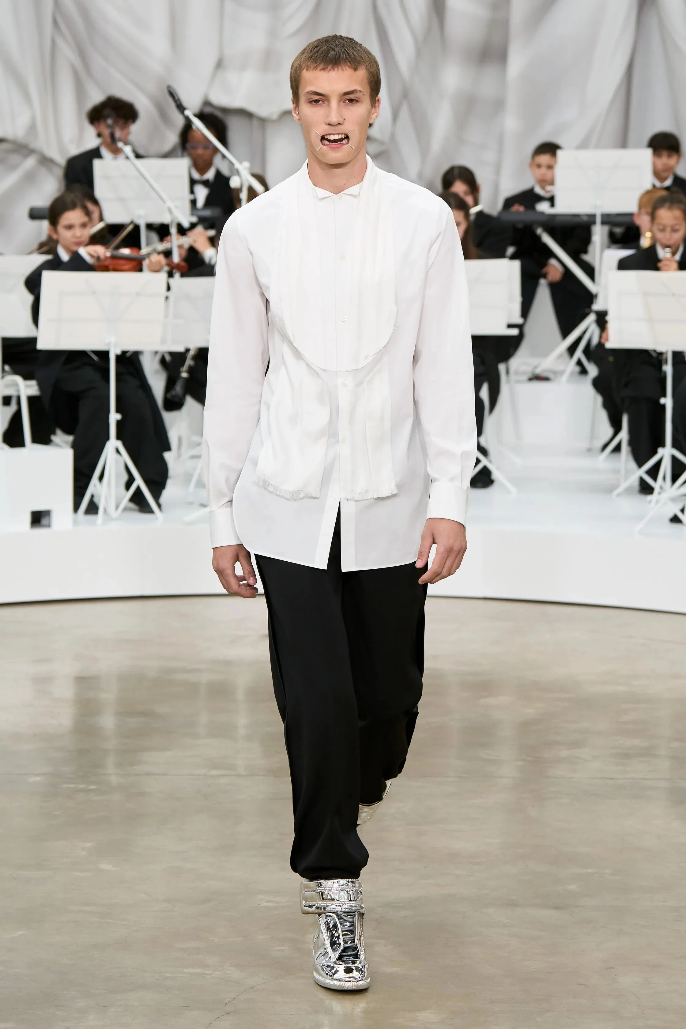 00050-maison-margiela-spring-2026-ready-to-wear-credit-gorunway.jpeg