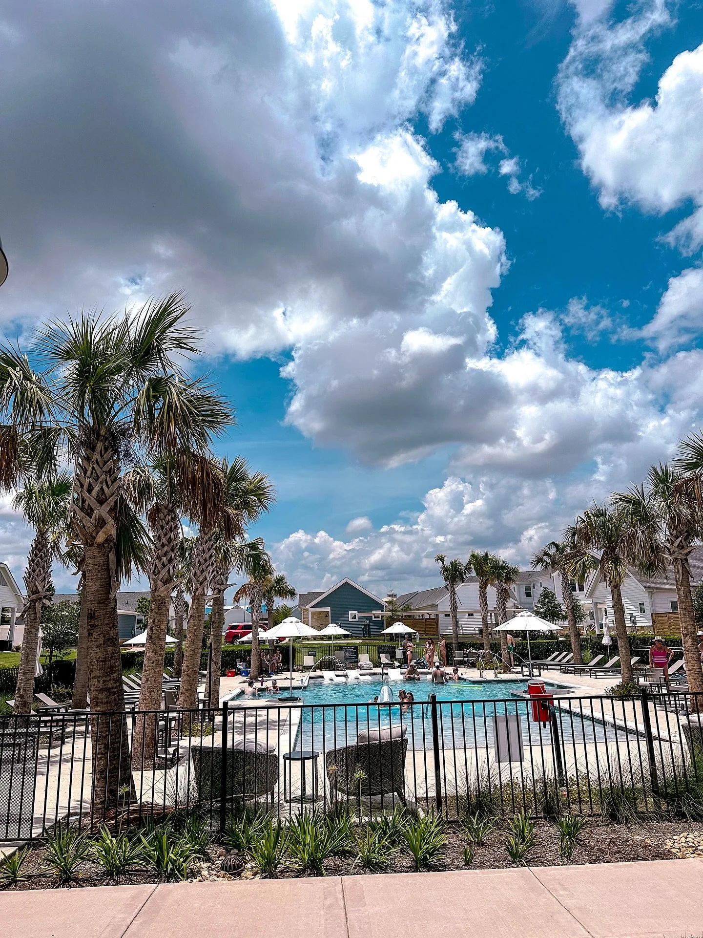 Thank you to our Stillwell at Avery Centre residents for joining us poolside for popsicles!! Nothing better than cooling down together under the Texas sun. 🍦☀️💦 #StillwellAtAveryCentre #StillwellLife #PoolsideVibes #SummerInTexas #PopsiclesByThePoo