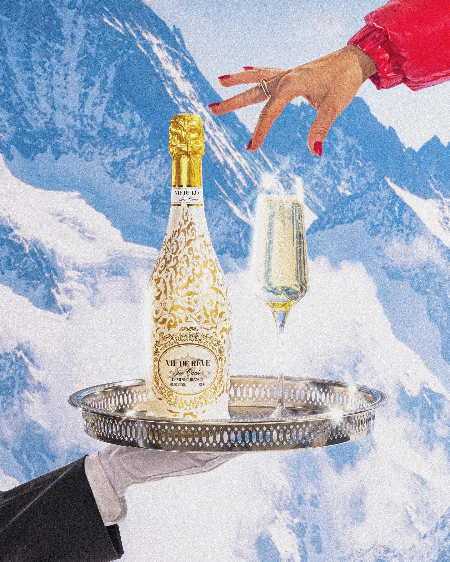 The feeling between Christmas and NYE&hellip; 🥂 ⛷️ shot for @vie.de.reve.sparkling.wine ❄️ 

.
.
.
.
.
#newyears #conceptualphotography #studiophotography #stilllife #foodphotography #creativecontent #photoagency #contentagency #setdesign #stilllife