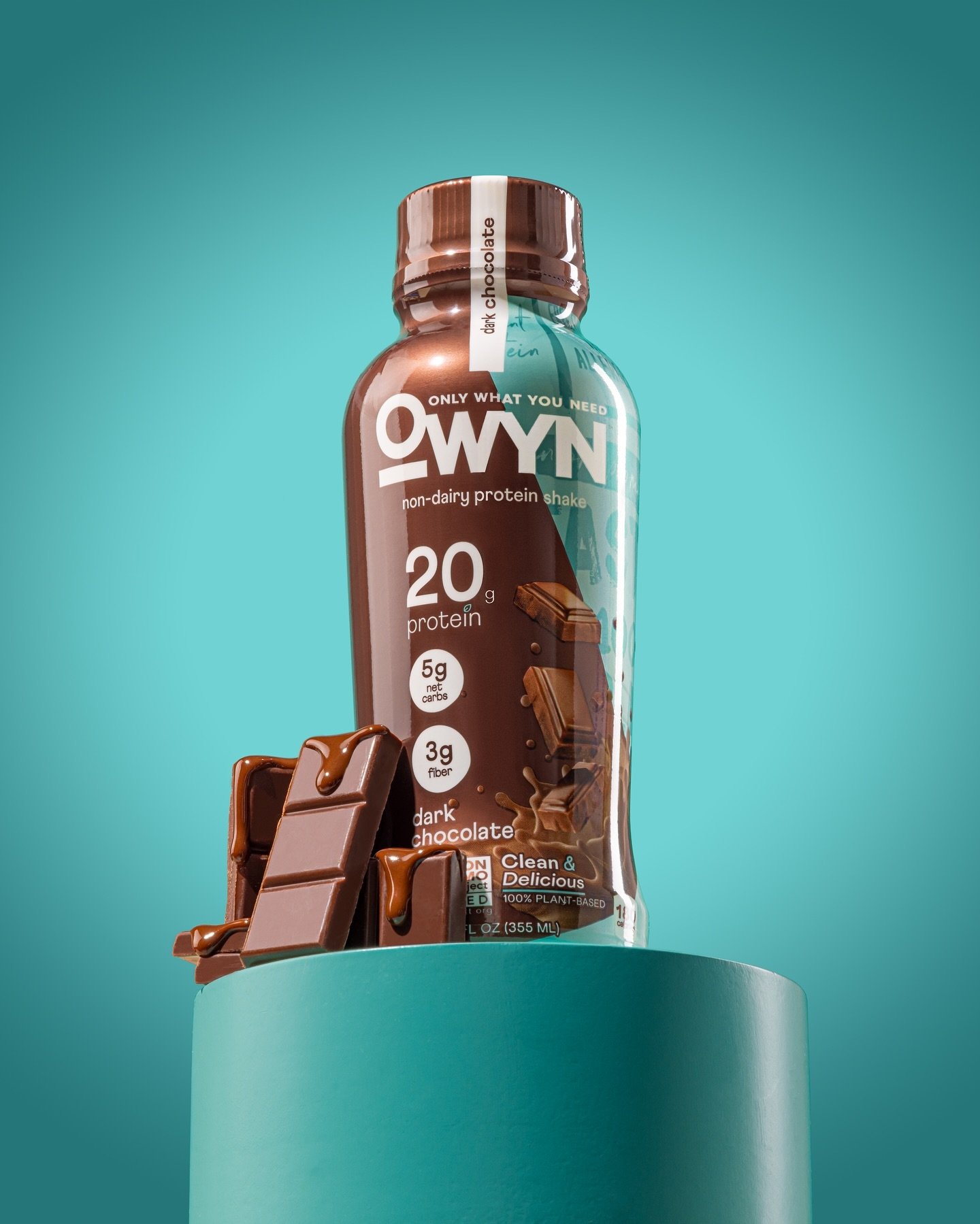 🍫 shot for @liveowyn 🩵

.
.
.
.
.
#productphotography #beveragephotography #stilllifephotography #commercialphotography #advertisingphotography #photostudio #creativecontent #creativephotography #colorfulphotography #foodphotography