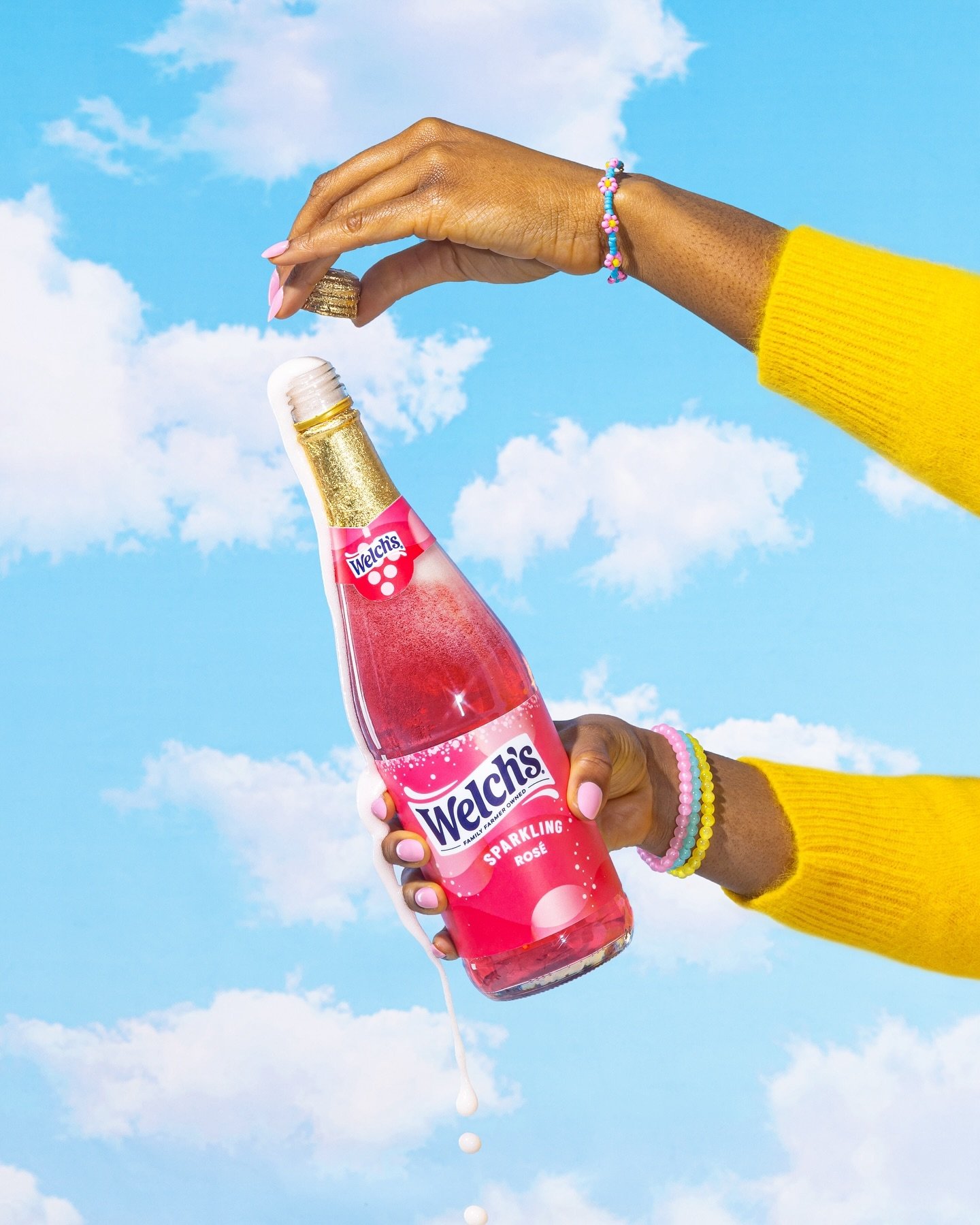 Popping bottles 🍾☀️🩷 photo shot for @welchs 

Talent: @theonlyblessidyouknow 
Ad Agency: @fitzco 

Product photography, commercial photography, photo studio, beverage photography, creative content studio, creative photography