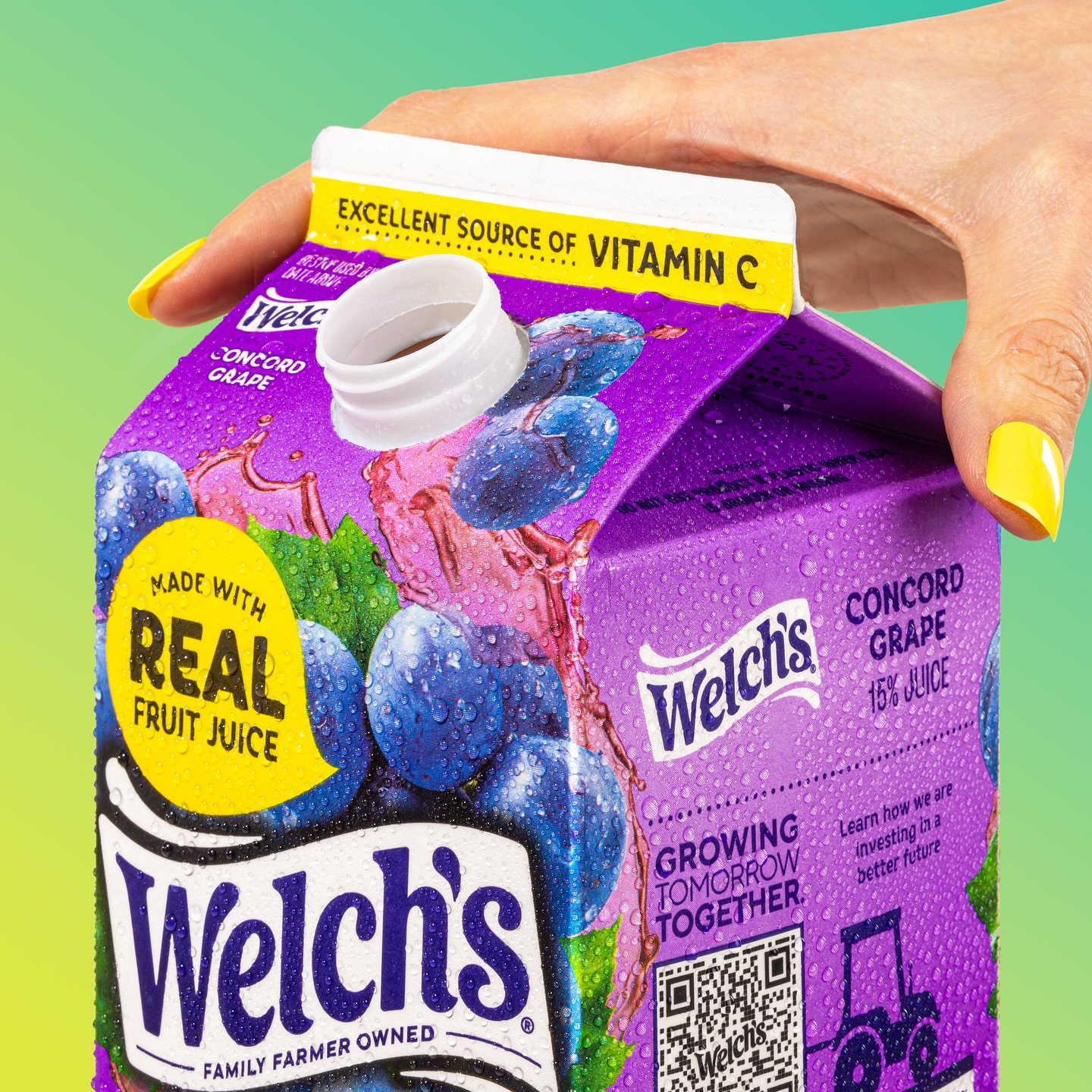 🔎 🍇 🧃 💧 shot for @welchs 💜

Ad Agency: @fitzco 
Talent: @wyattgram 

.
.
.
.
.
#conceptualphotography #studiophotography #creativecontent #photoagency #contentagency #setdesign #stilllifephotography  #photostyling #productphotography #photostudi