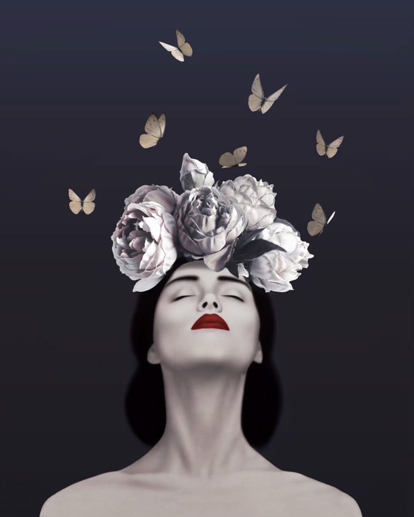 George Charriez, Adore, (SOLD), 2022,
oil painting on canvas
48 x 60 in