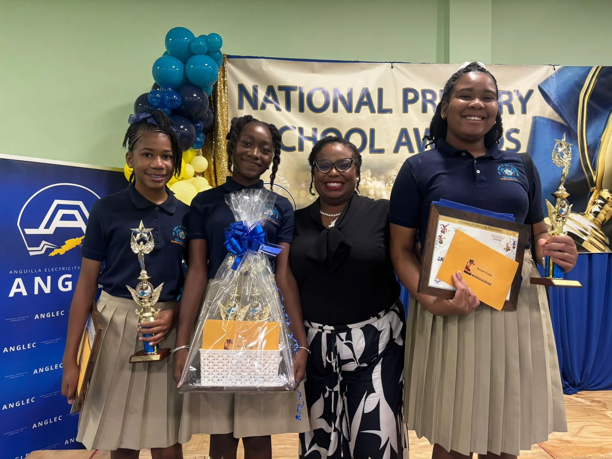 We are so proud! 
Hit like to celebrate our Omololu International School stars from last year&rsquo;s Grade 6 class at the National Primary School Awards.

Layla Grennell placed 4th  in Language
Saraiah Pradel placed 5th in Science
Aajah Joseph earne