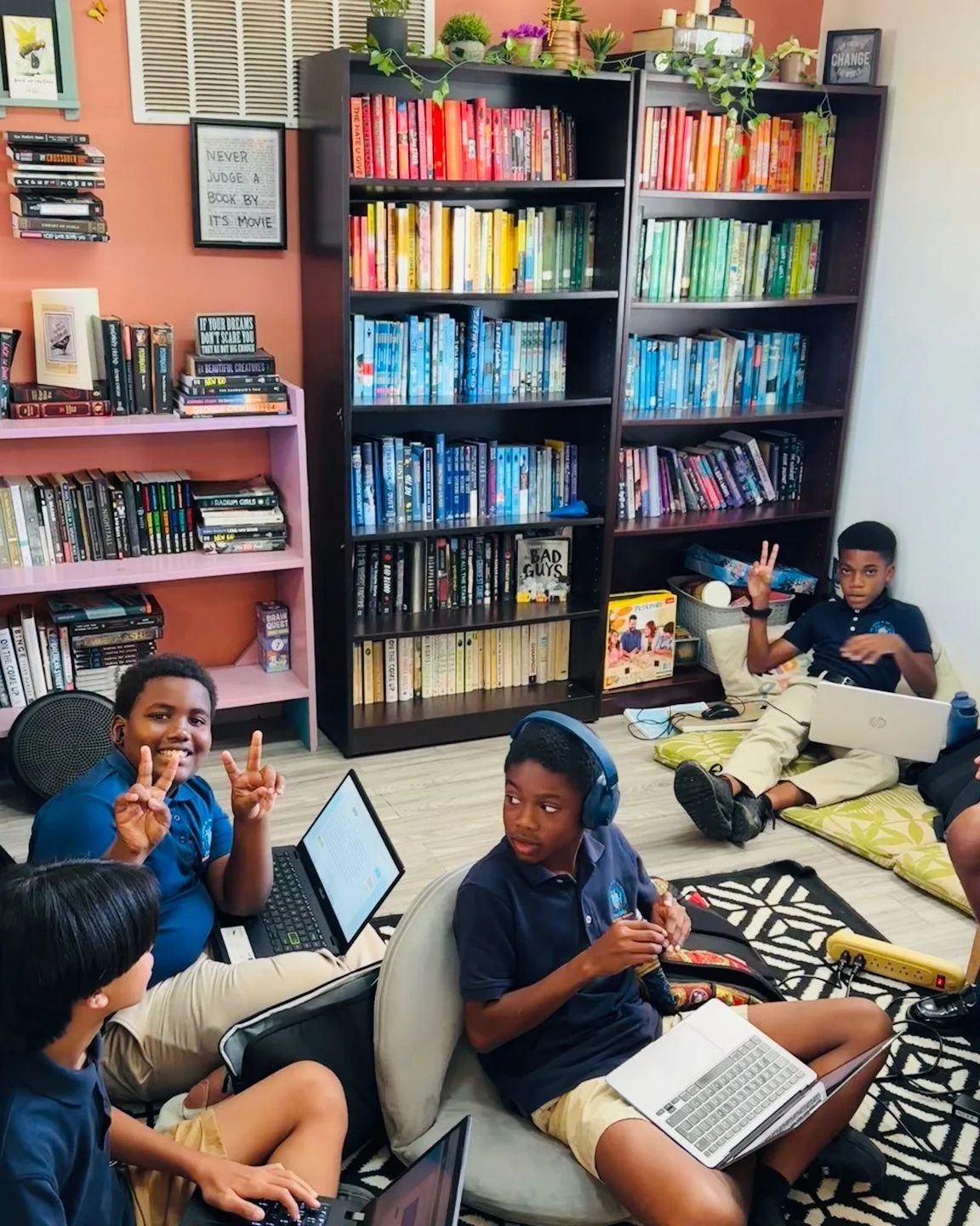 Flexible seating in Grade 7 means creating a learning environment where students feel comfortable, supported, and ready to engage. When students are able to choose seating that suits their bodies and learning styles, they are more likely to stay focu
