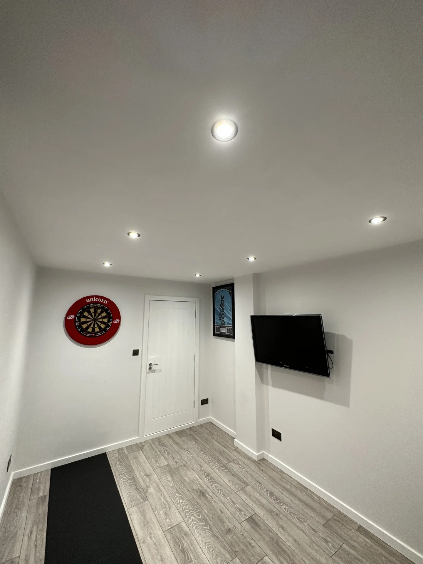 Stevenage-electrician-bar-lighting-install.jpg