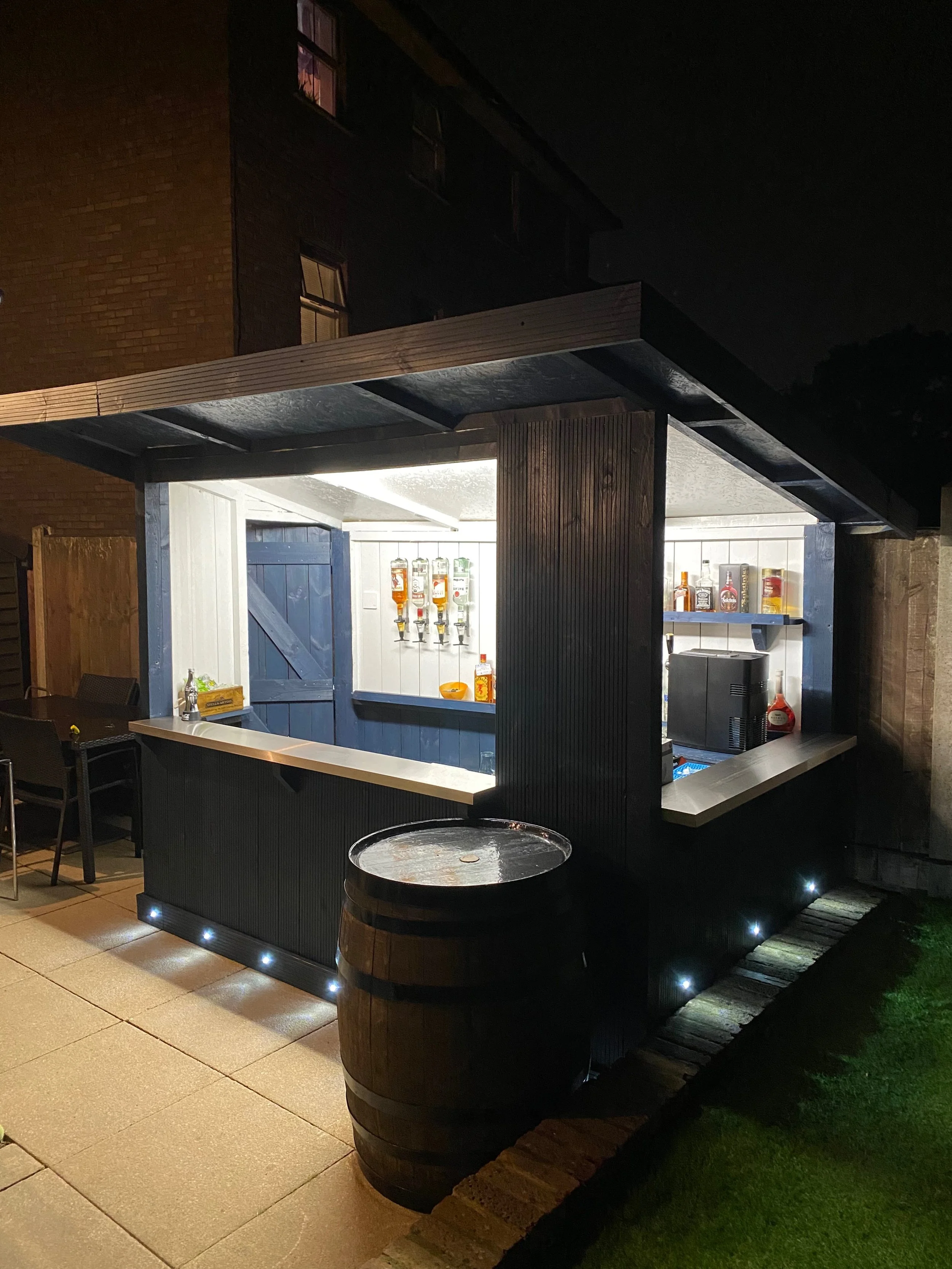 Stevenage-electrician-outdoorbar-lighting-install.jpg