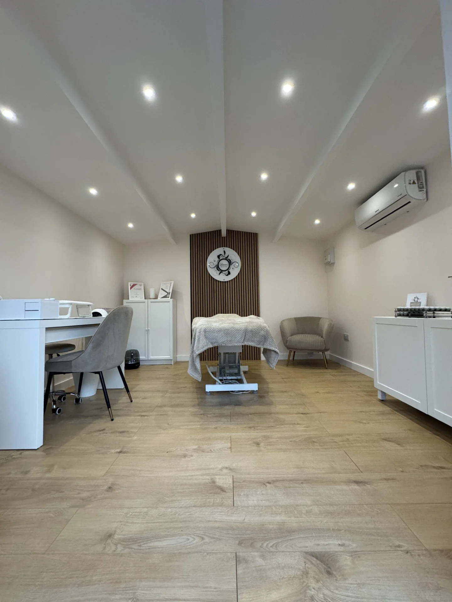 Stevenage-electrician-beautycabin-lighting-install.jpg