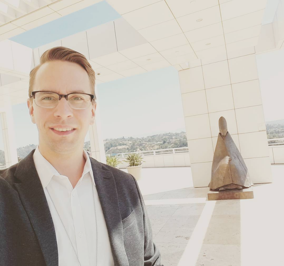 School Tours: What is the impact of offering a menu of tour topics?