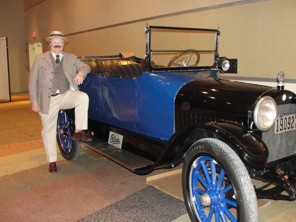 What are the Goals of a For-Profit Museum?