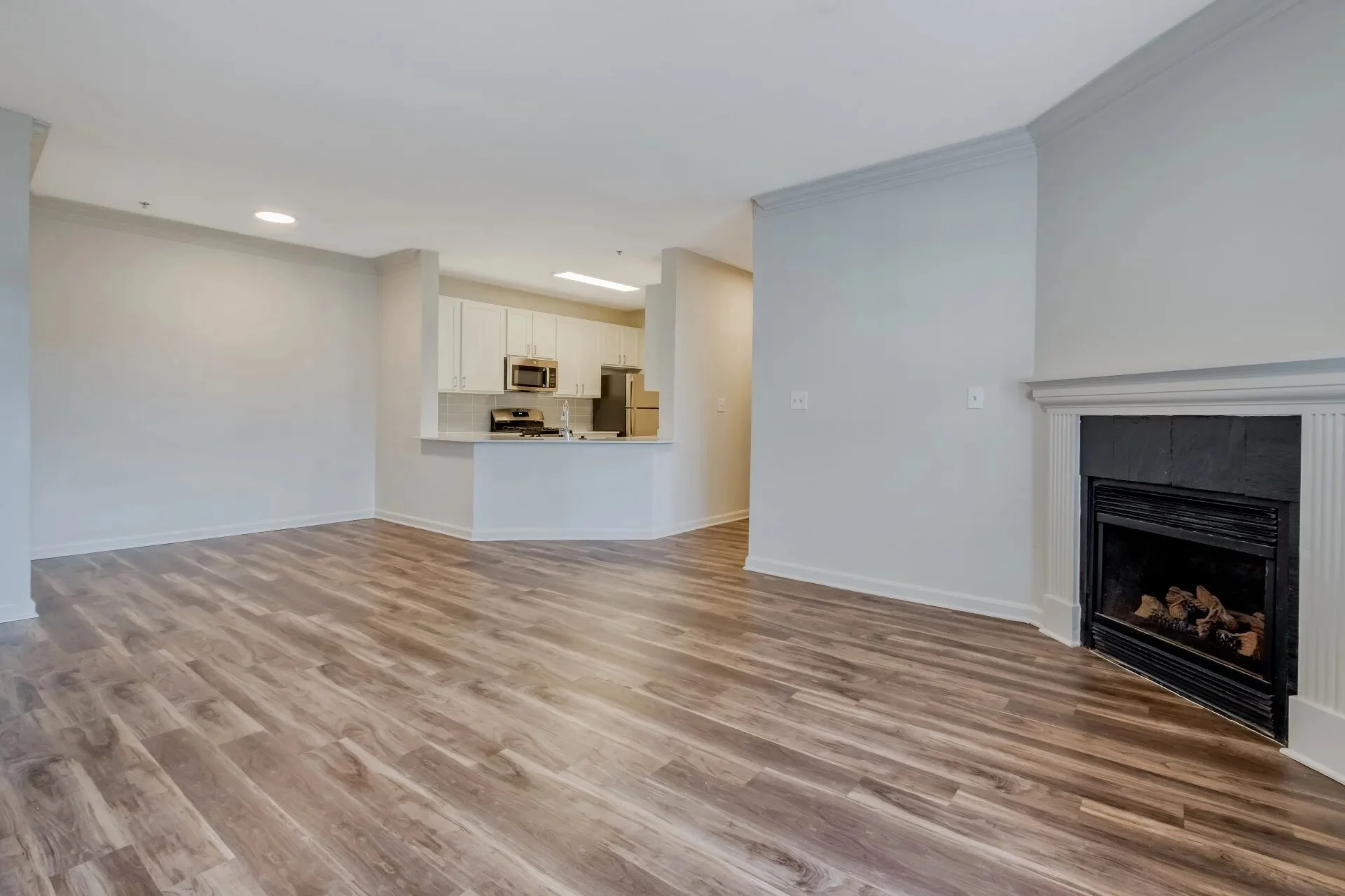 interiors_living room_herndon_9148967_poh_9 (1).jpg