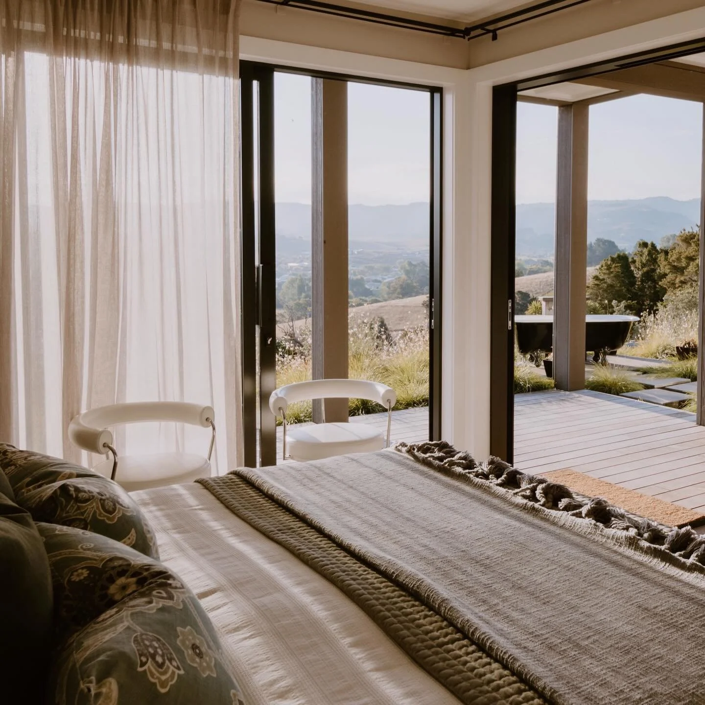 A stay at Matakana Boutique is an invitation to check out from reality and surrender to the rhythm of the room: the light, the view, the bed. The View Suite ✨
.
.
#matakanaboutique #matakanaboutiquestay #matakanacoast #matakanavillage #matakanaaccomm